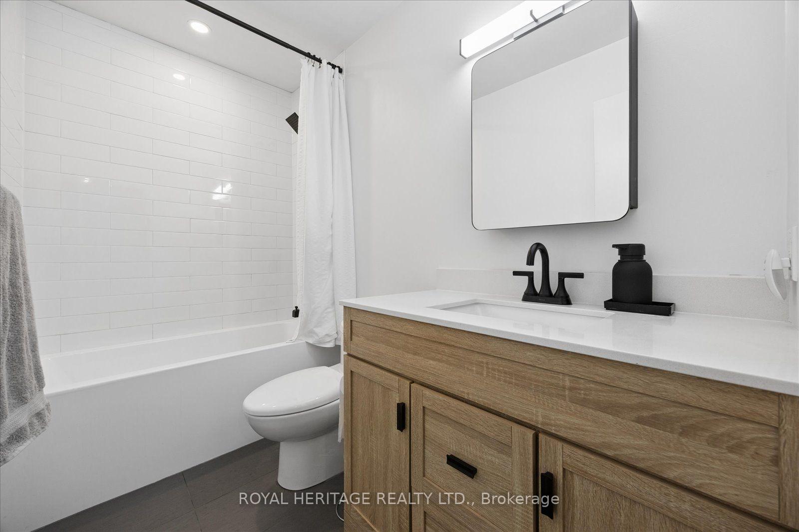Photo 22 of Unit 105, 701 Burnhamthorpe Road, Etobicoke, Markland Wood — HOMEH