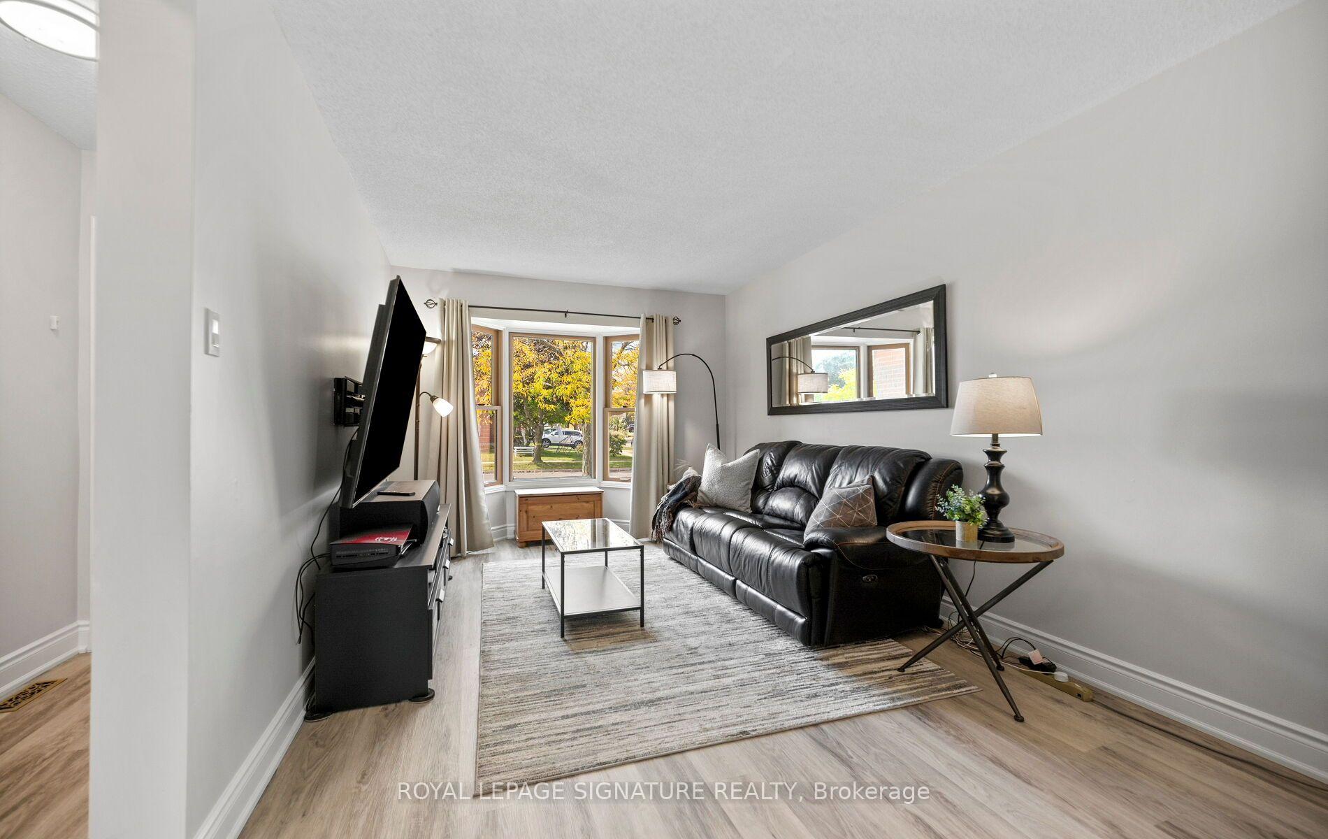 Photo 10 of 2092 Hunt Crescent, Burlington, Headon — HOMEH