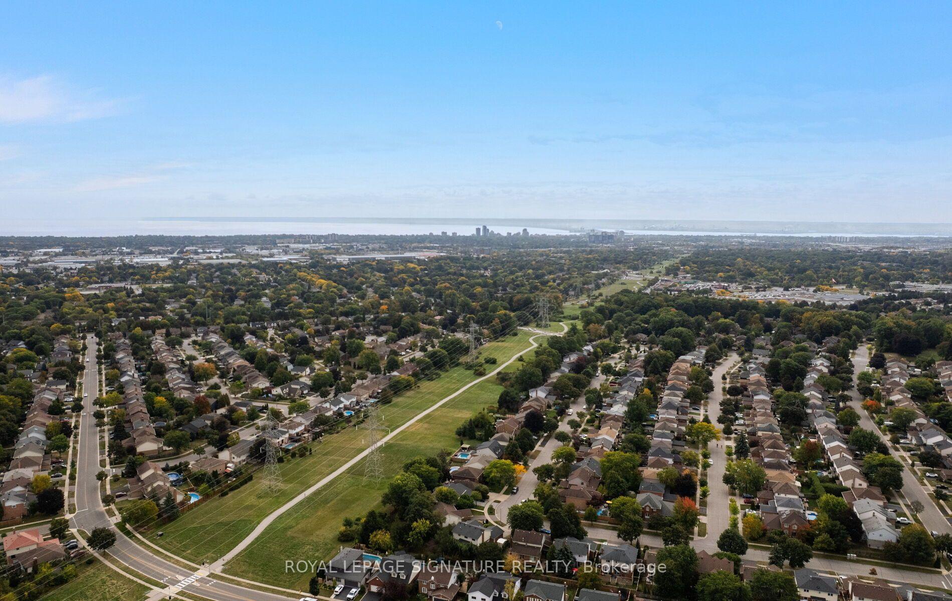 Photo 64 of 2092 Hunt Crescent, Burlington, Headon — HOMEH