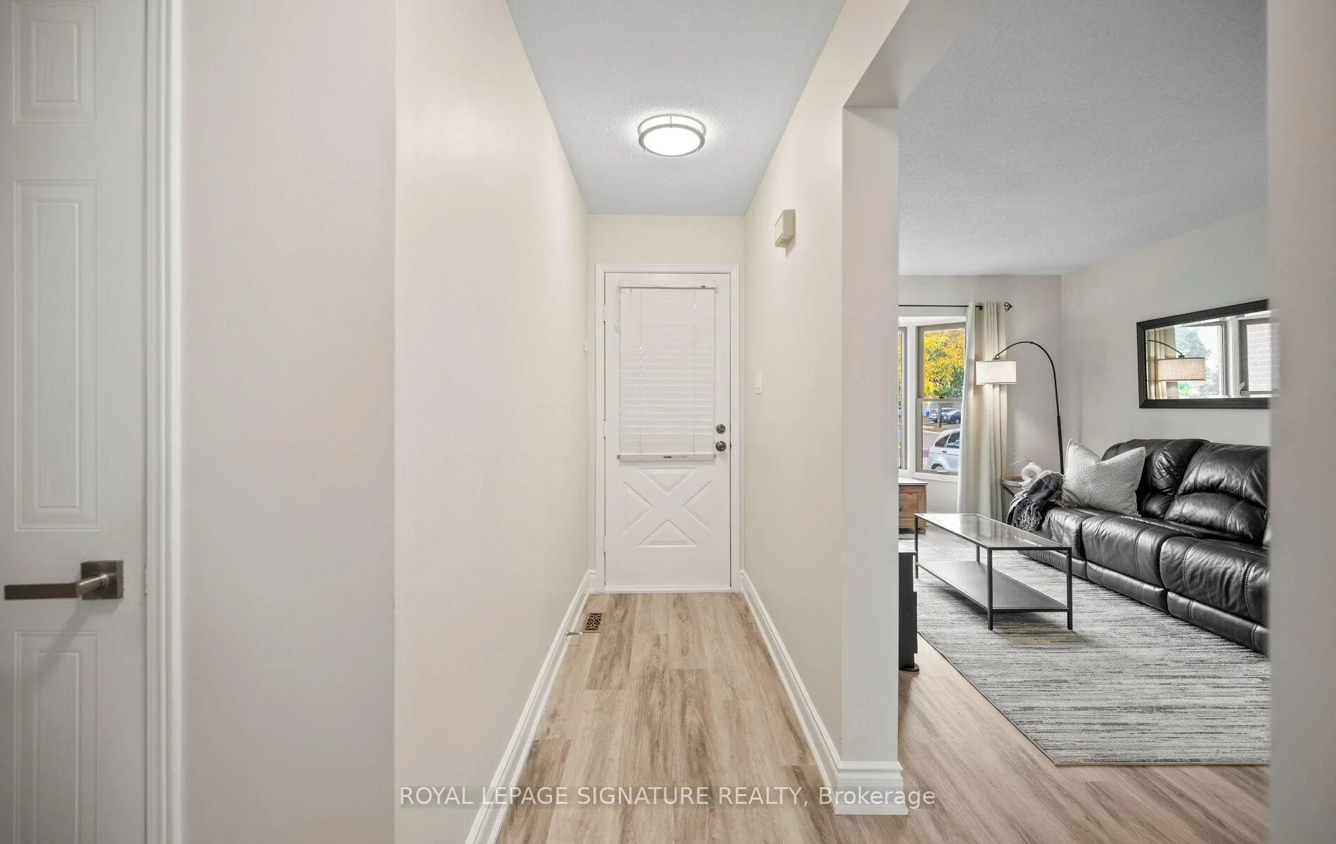Photo 2 of 2092 Hunt Crescent, Burlington, Headon — HOMEH