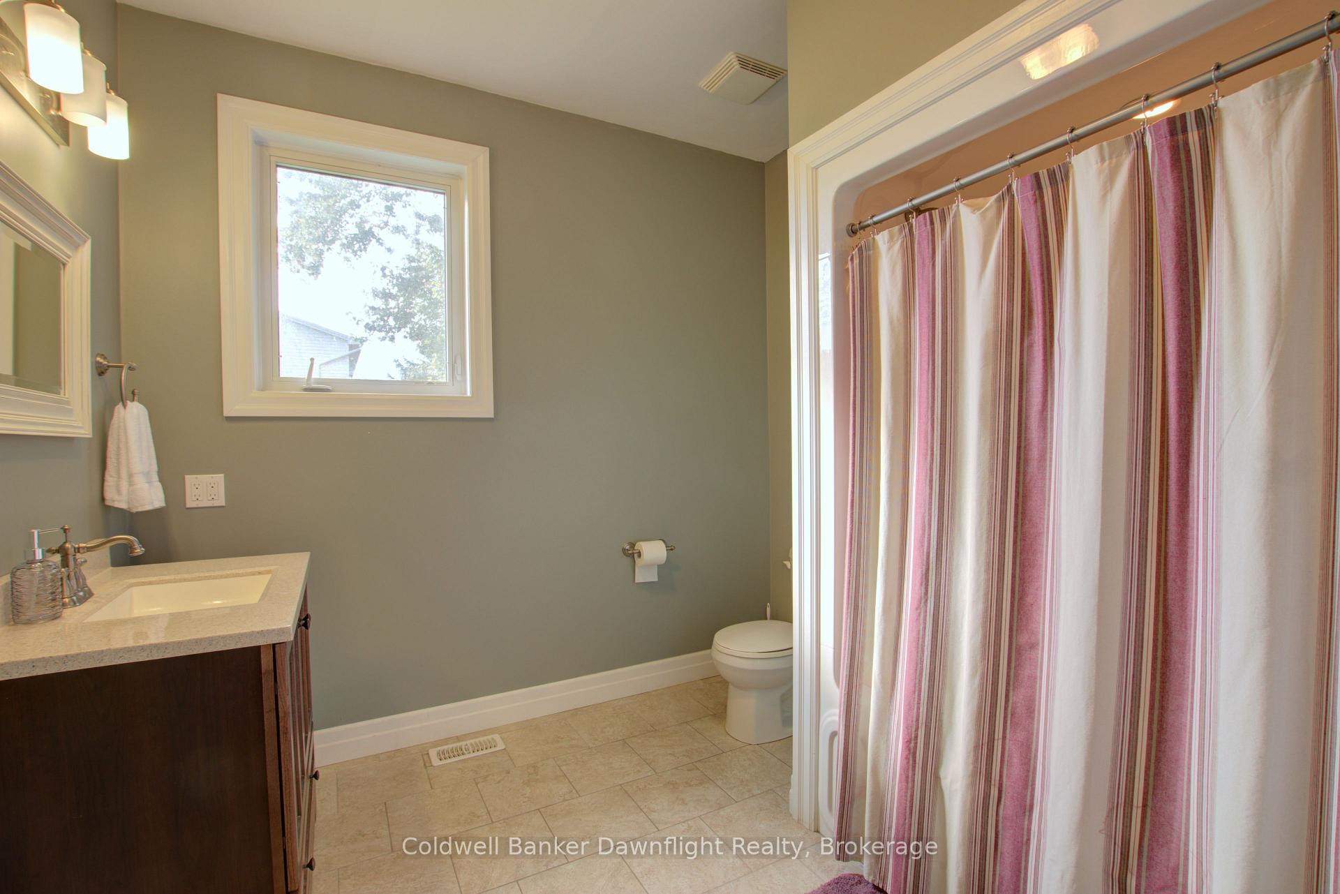 Photo 9 of 54 Lorne Avenue, Bluewater, Hensall — HOMEH