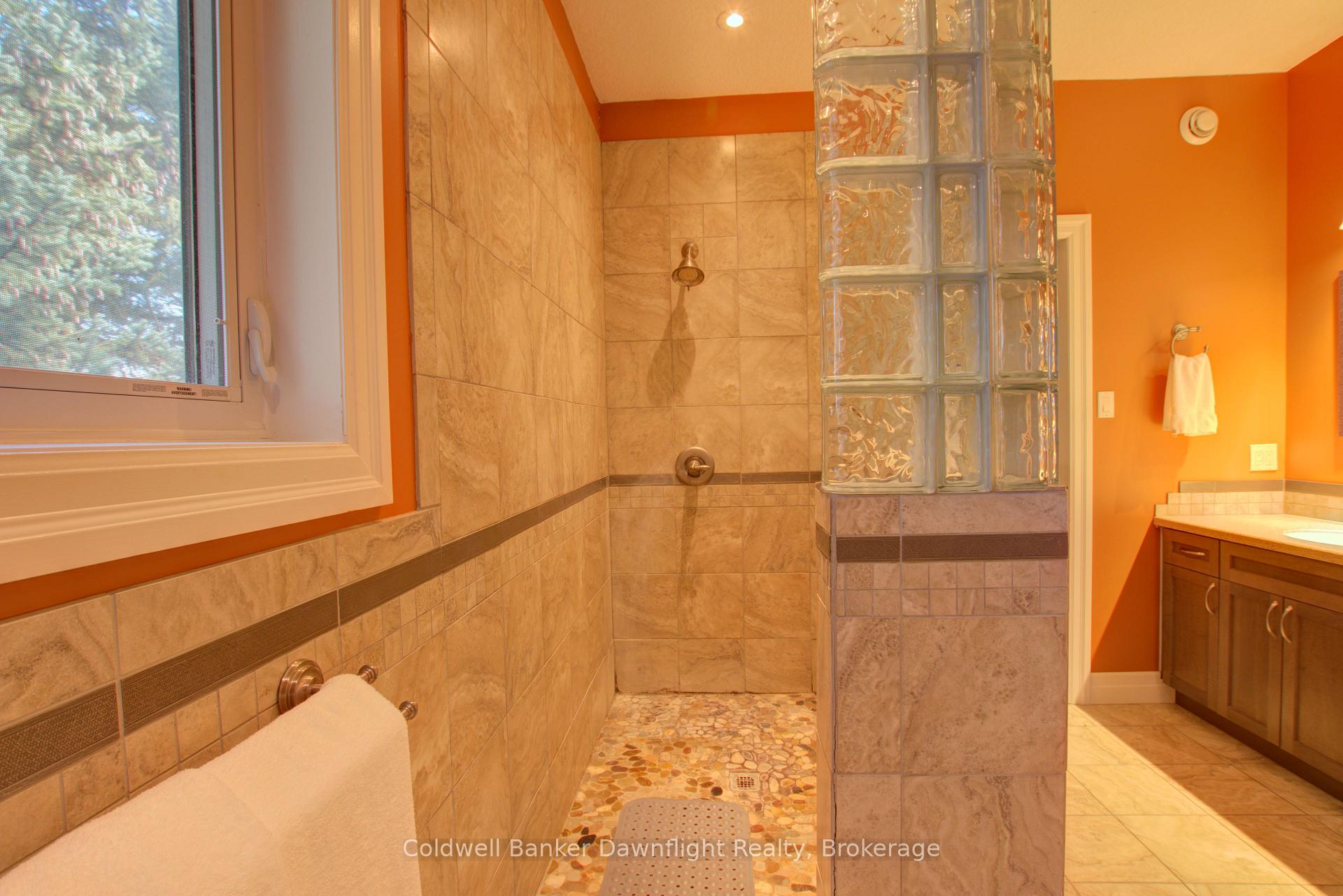 Photo 15 of 54 Lorne Avenue, Bluewater, Hensall — HOMEH