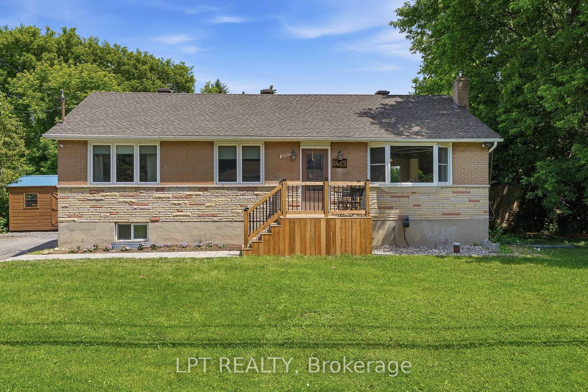 Photo of 1467 Meadow Road N