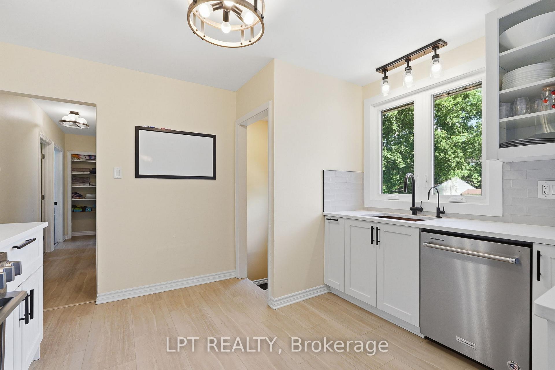 Photo 13 of 1467 Meadow Road N, Ottawa, Greely — HOMEH