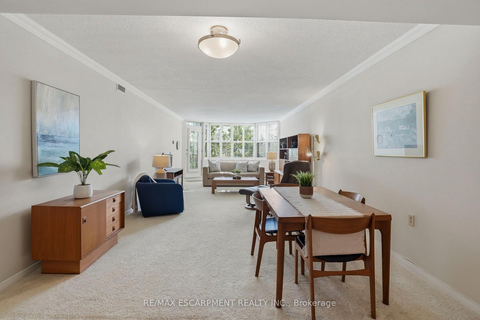 Photo 5 of Unit 208, 2199 Sixth Line, Oakville, River Oaks — HOMEH