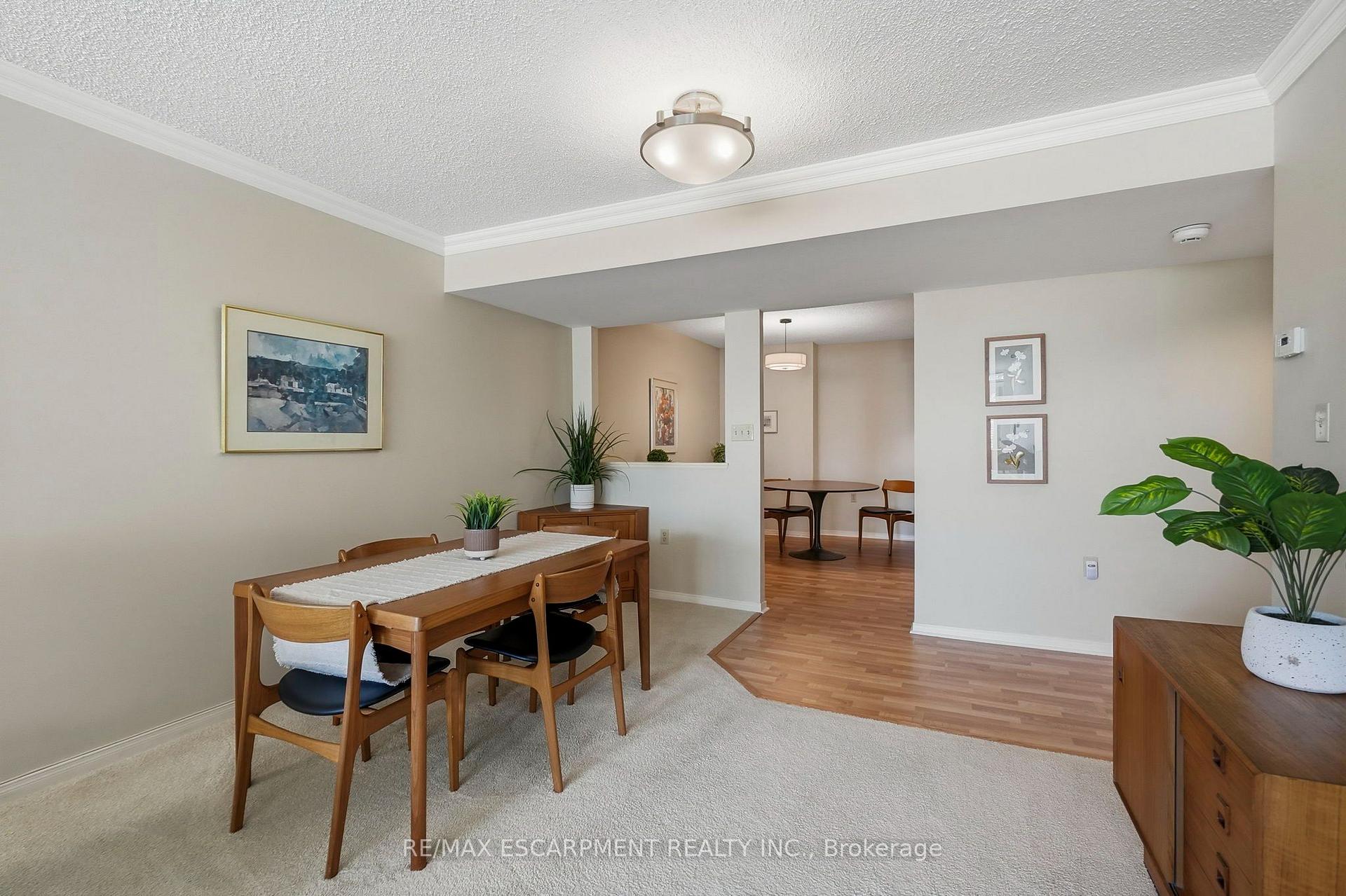 Photo 8 of Unit 208, 2199 Sixth Line, Oakville, River Oaks — HOMEH