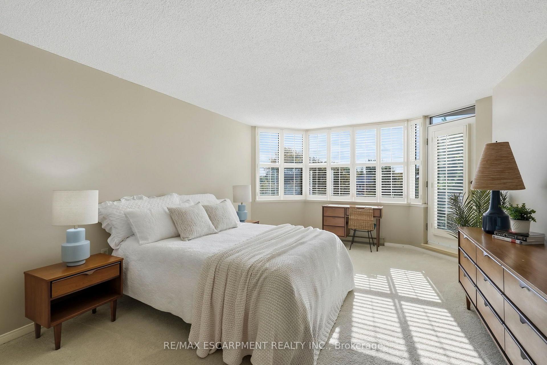 Photo 18 of Unit 208, 2199 Sixth Line, Oakville, River Oaks — HOMEH