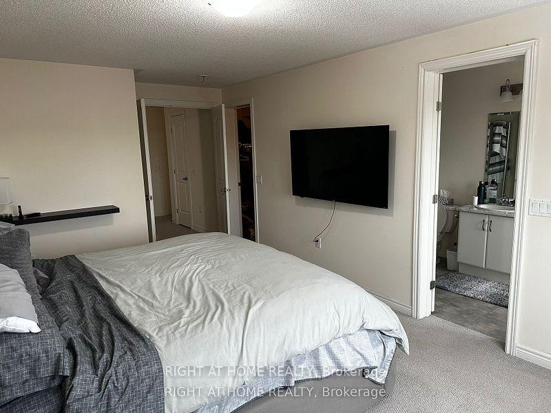Photo 7 of 27 Bayonne Drive, Hamilton, Stoney Creek Mountain — HOMEH