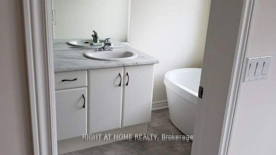 Photo 10 of 27 Bayonne Drive, Hamilton, Stoney Creek Mountain — HOMEH