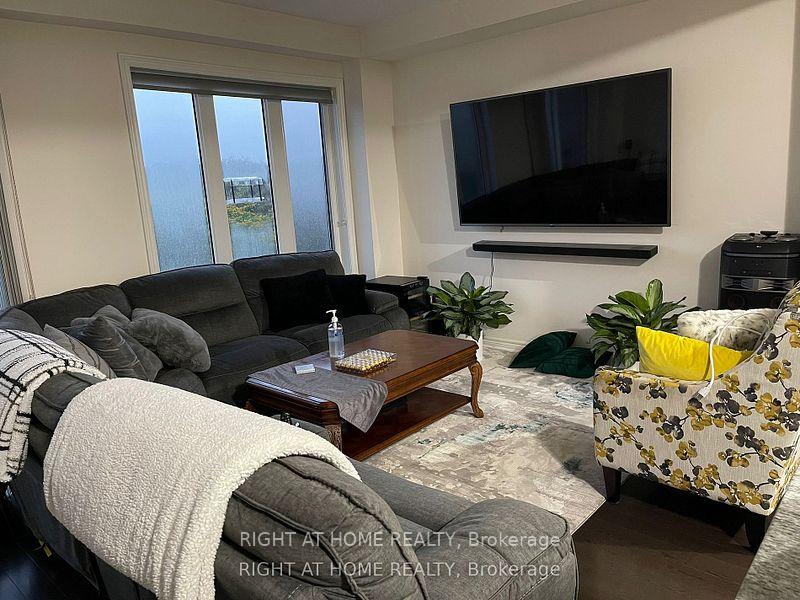 Photo 16 of 27 Bayonne Drive, Hamilton, Stoney Creek Mountain — HOMEH