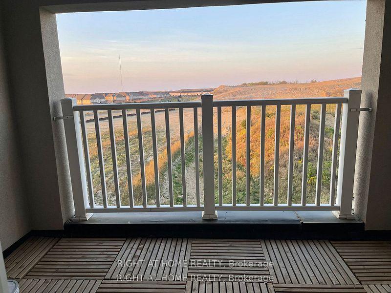 Photo 17 of 27 Bayonne Drive, Hamilton, Stoney Creek Mountain — HOMEH