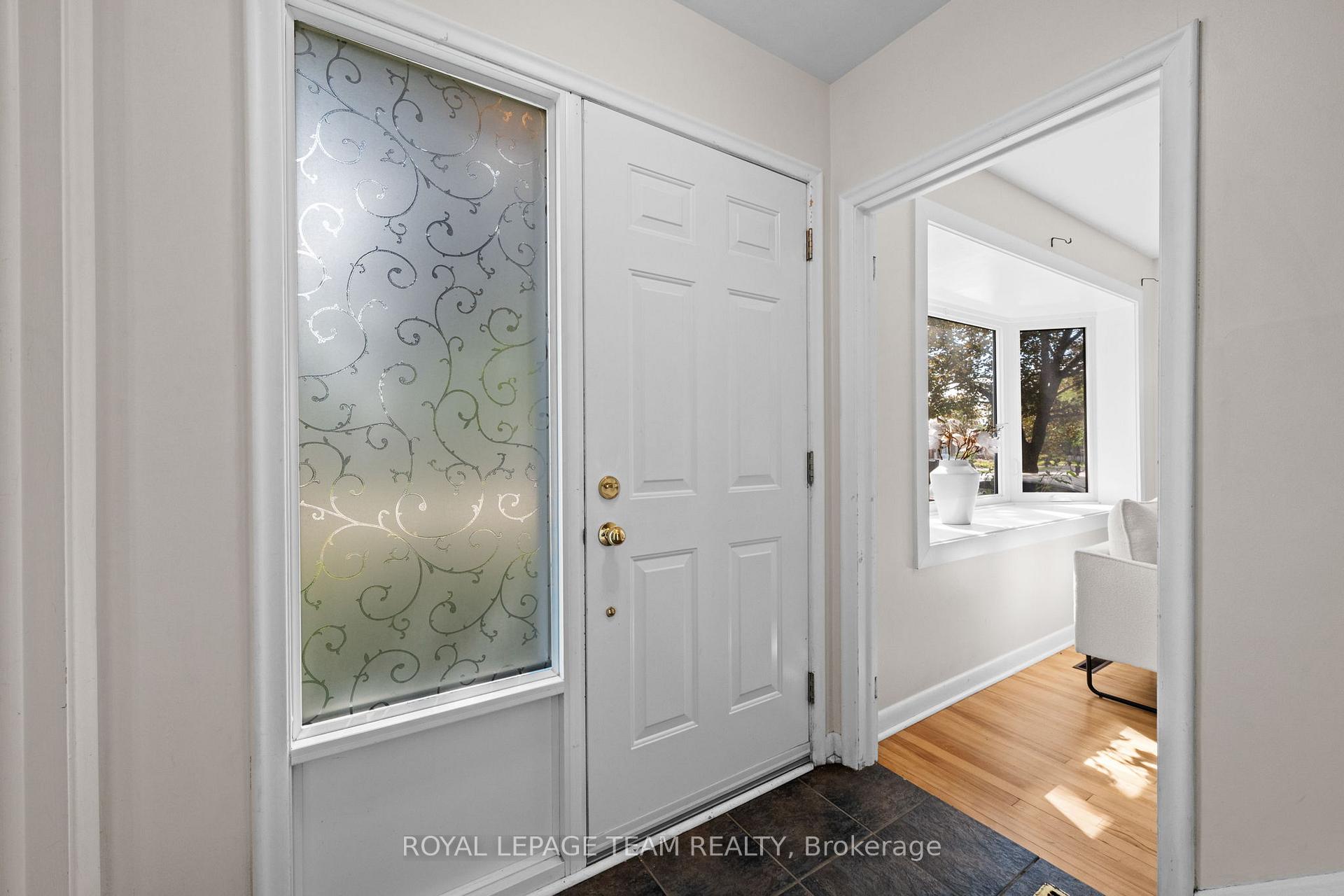 Photo 9 of 873 Smyth Road, Ottawa, Elmvale Acres — HOMEH
