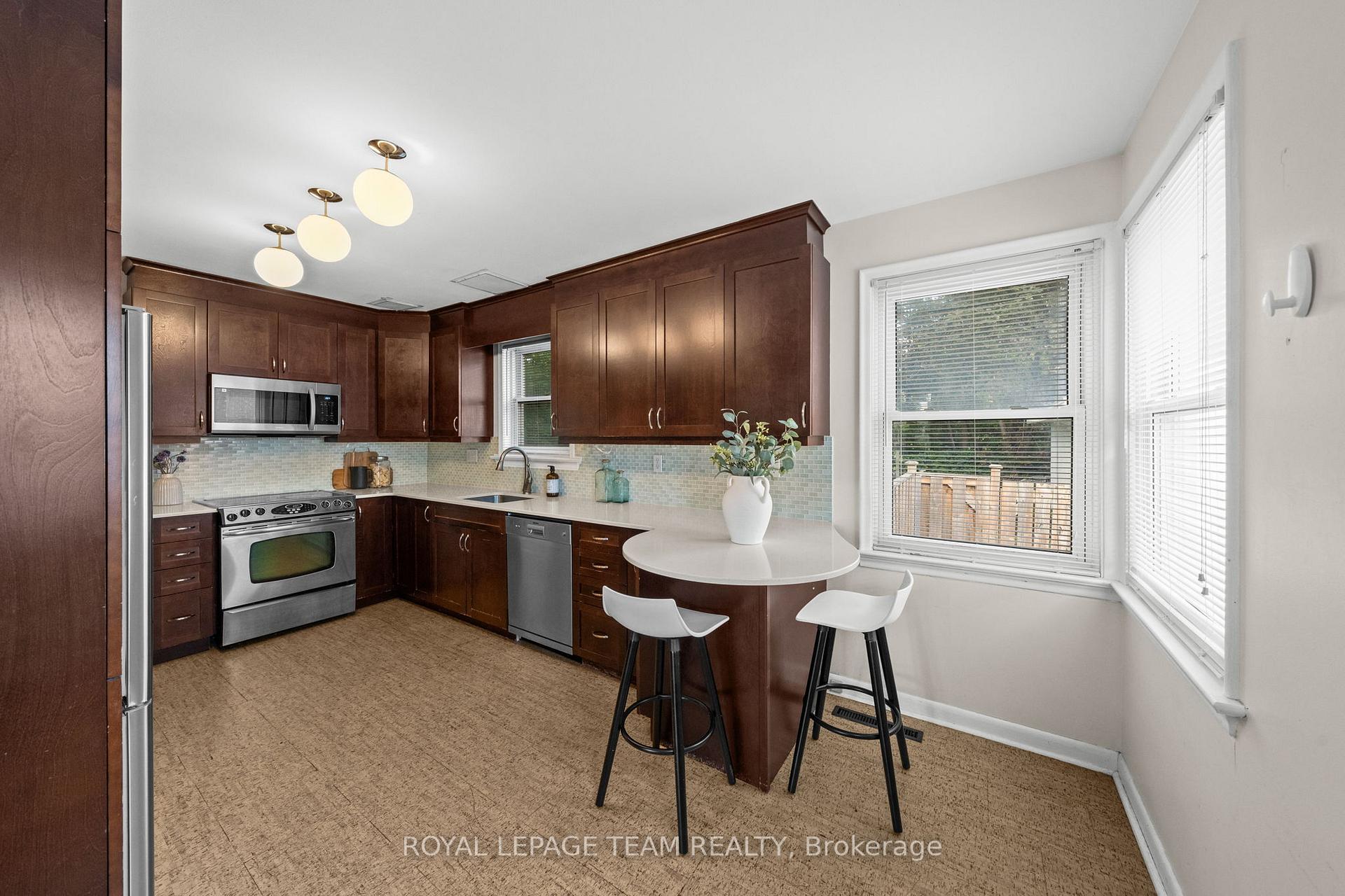 Photo 11 of 873 Smyth Road, Ottawa, Elmvale Acres — HOMEH