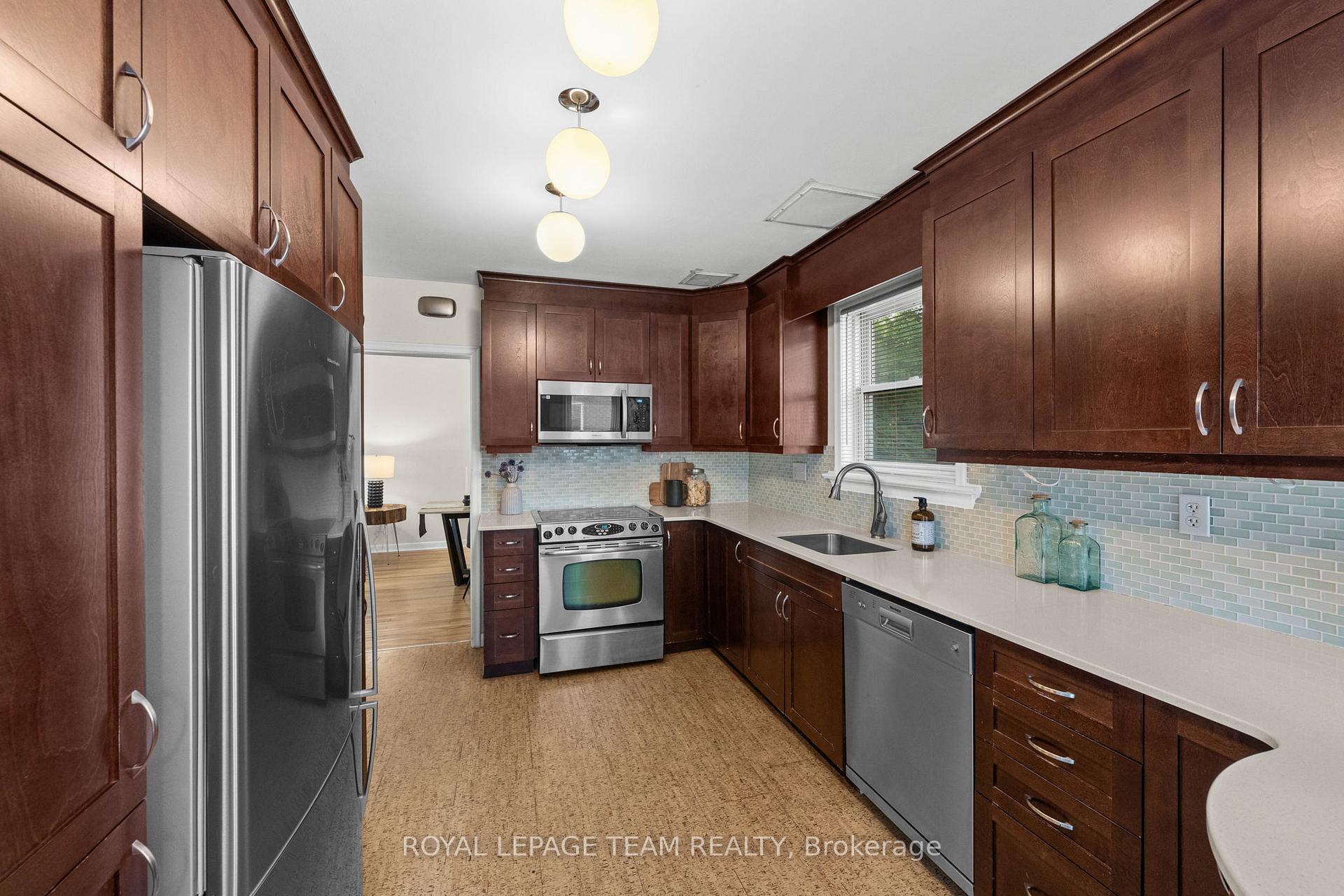 Photo 12 of 873 Smyth Road, Ottawa, Elmvale Acres — HOMEH