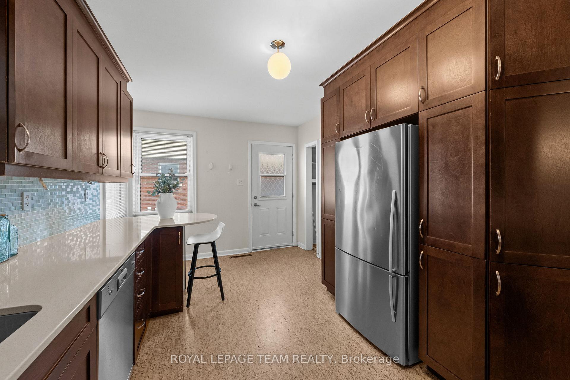 Photo 13 of 873 Smyth Road, Ottawa, Elmvale Acres — HOMEH