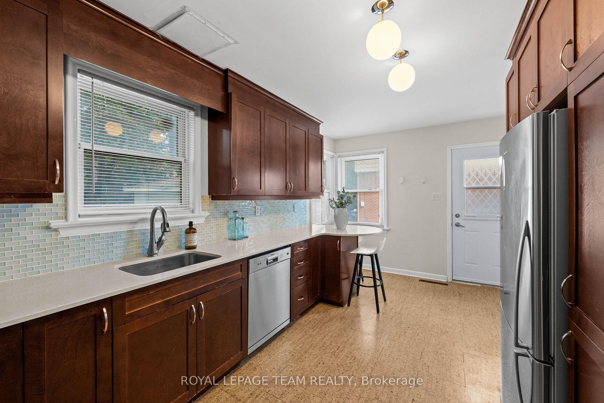 Photo 15 of 873 Smyth Road, Ottawa, Elmvale Acres — HOMEH