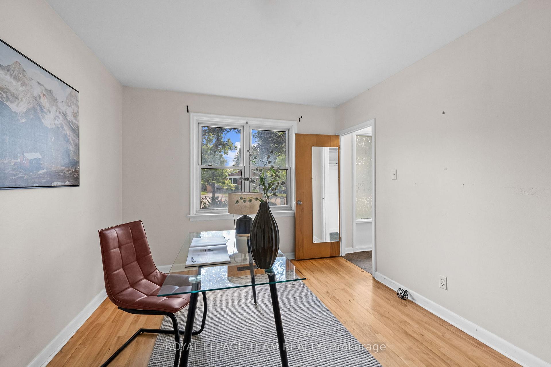 Photo 16 of 873 Smyth Road, Ottawa, Elmvale Acres — HOMEH