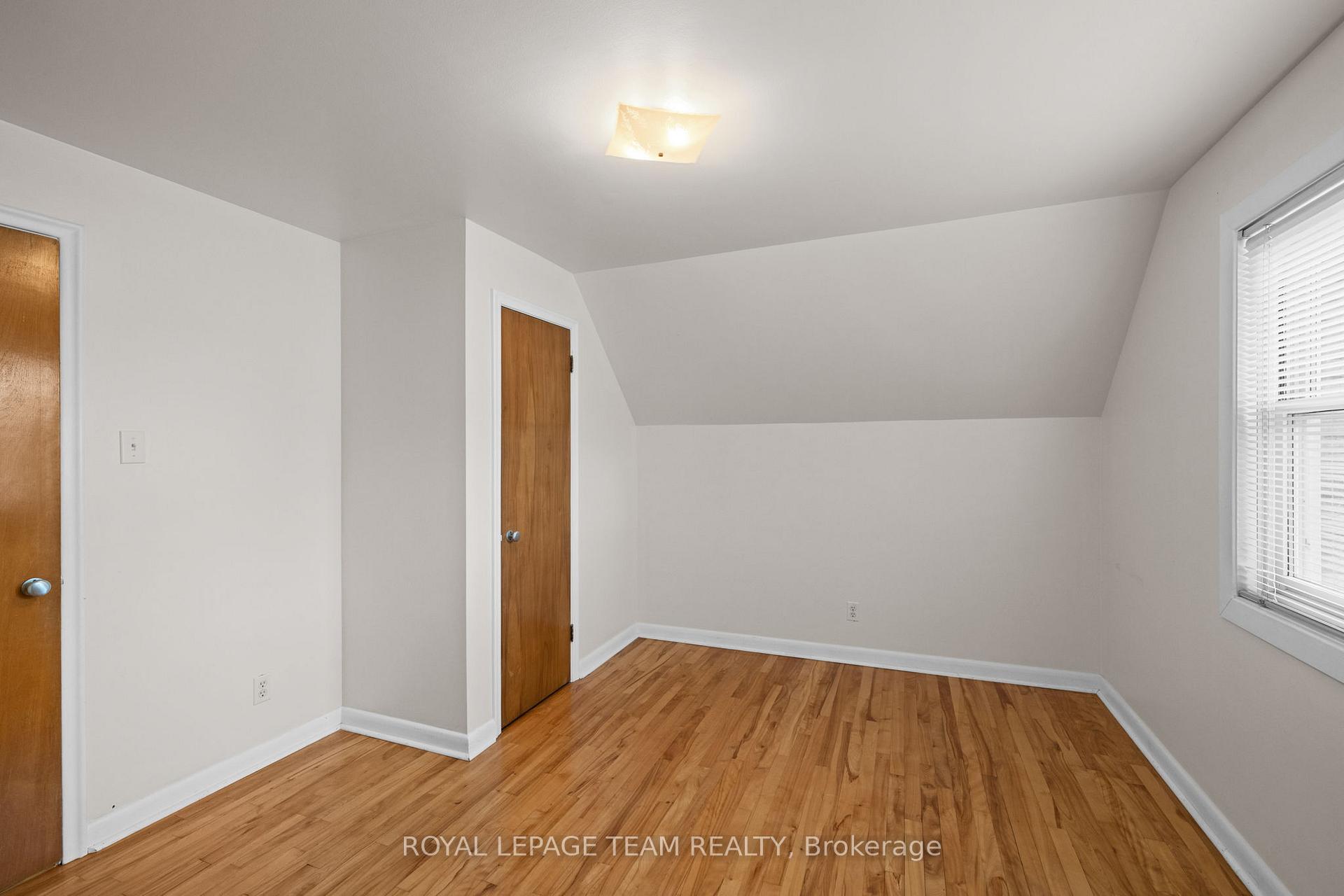 Photo 36 of 873 Smyth Road, Ottawa, Elmvale Acres — HOMEH