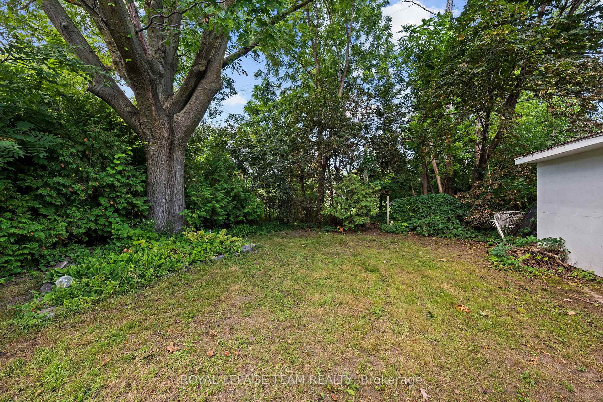 Photo 44 of 873 Smyth Road, Ottawa, Elmvale Acres — HOMEH
