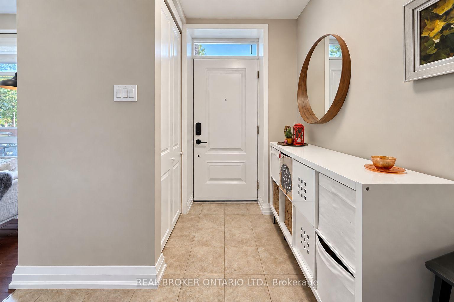 Photo 5 of Unit 3, 69 Upper Canada Drive, North York, St. Andrew-Windfields — HOMEH
