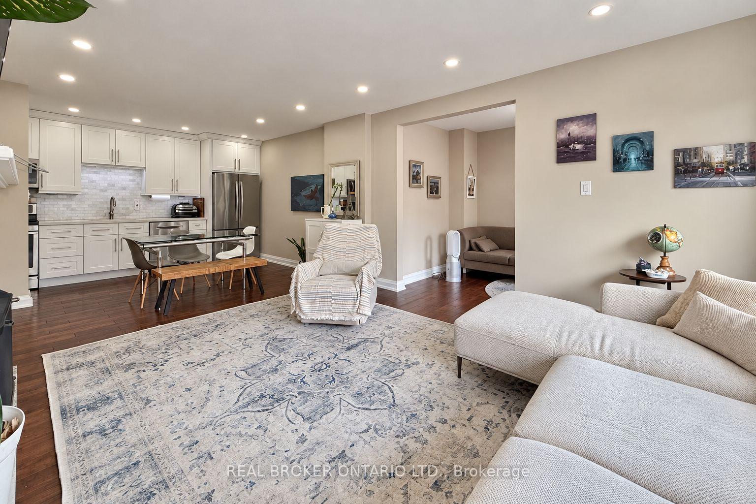 Photo 12 of Unit 3, 69 Upper Canada Drive, North York, St. Andrew-Windfields — HOMEH