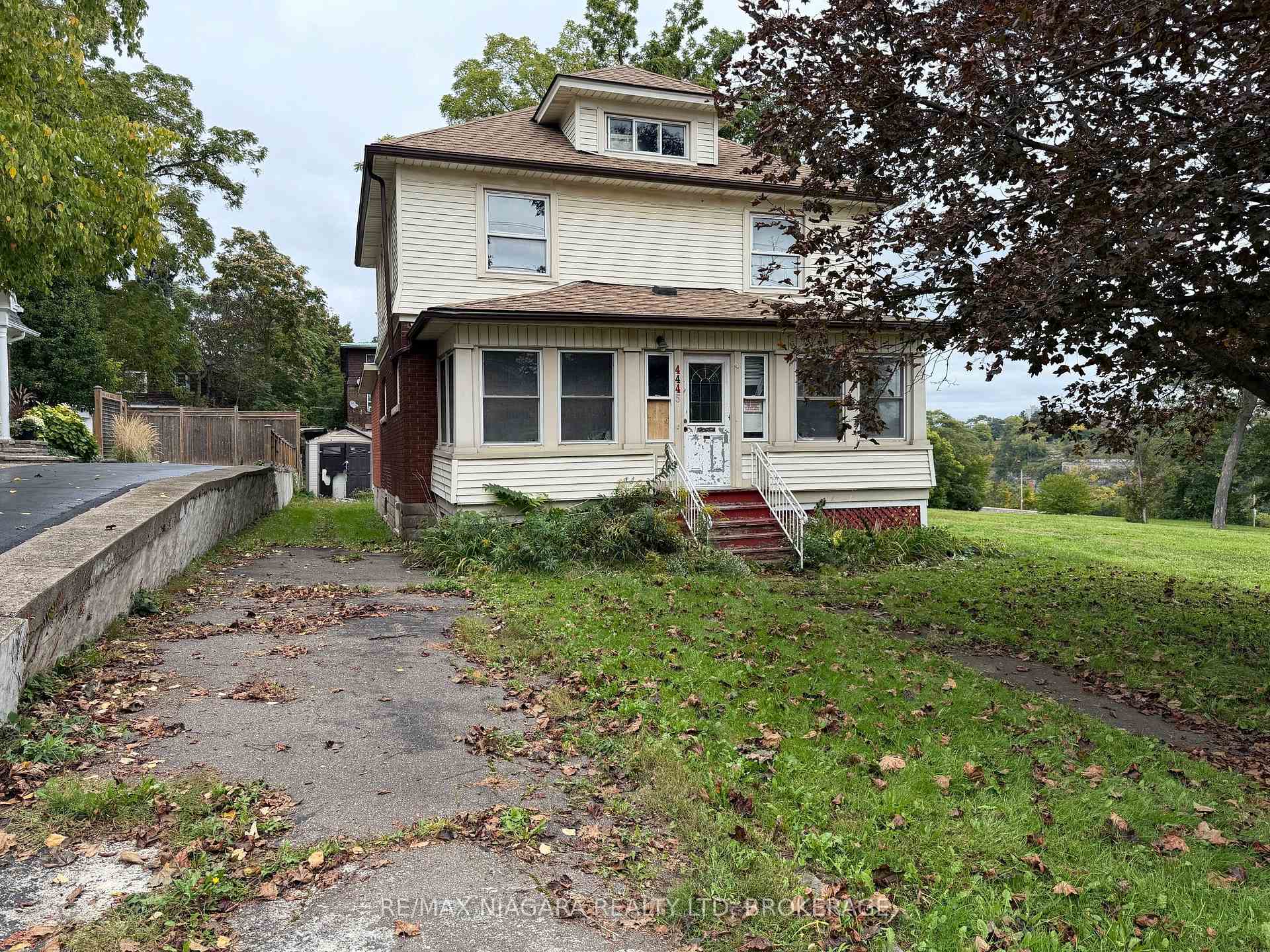 Photo of 4445 John Street