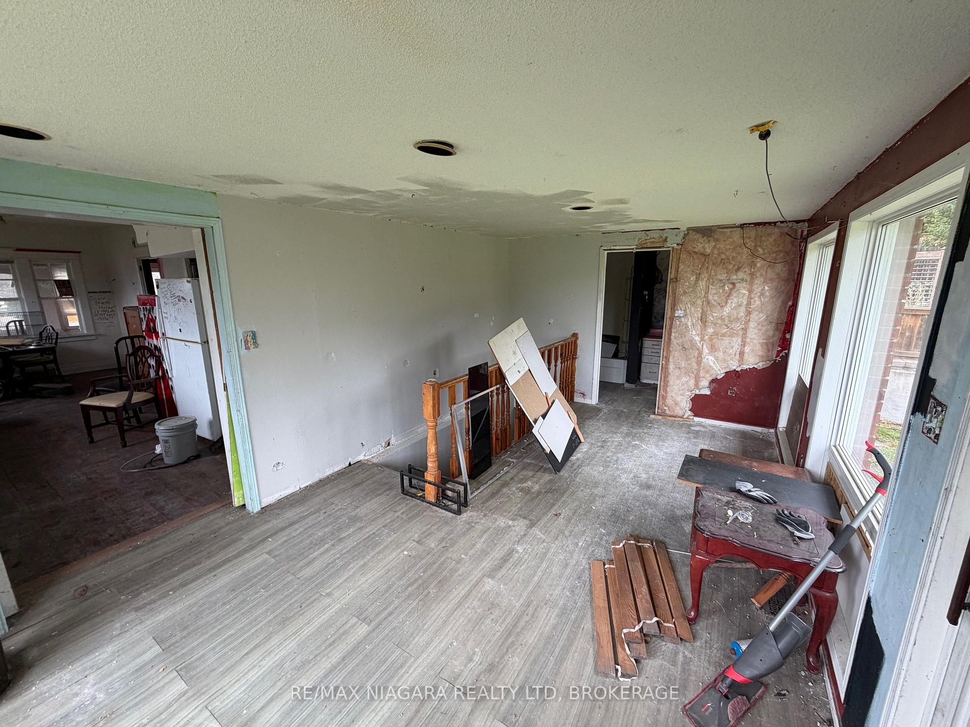 Photo 7 of 4445 John Street, Niagara Falls, Downtown — HOMEH