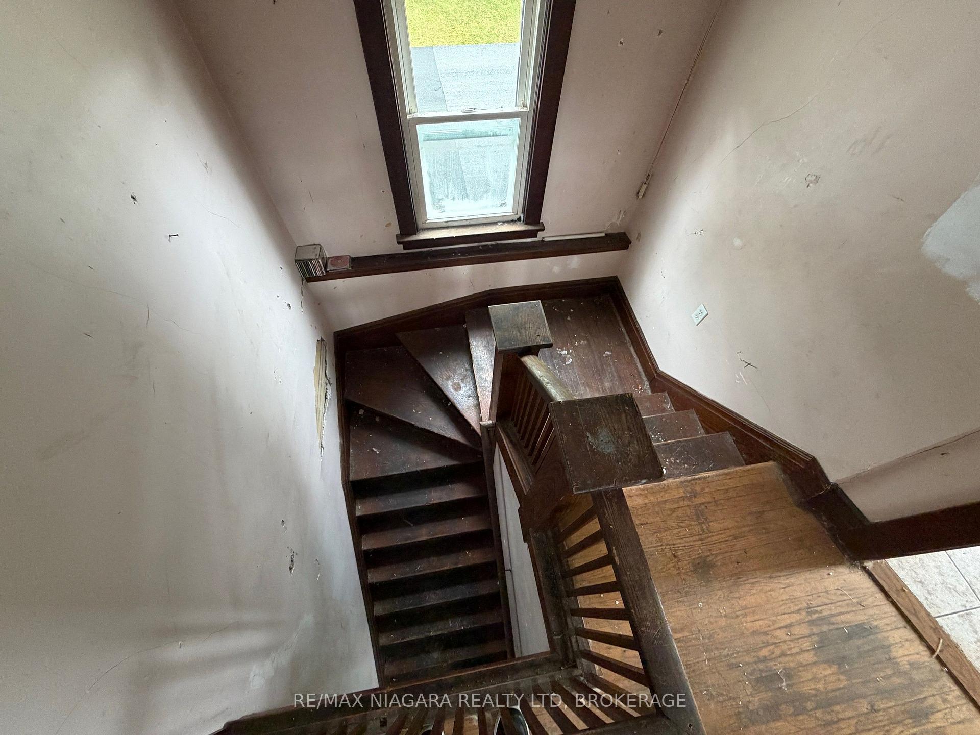 Photo 12 of 4445 John Street, Niagara Falls, Downtown — HOMEH
