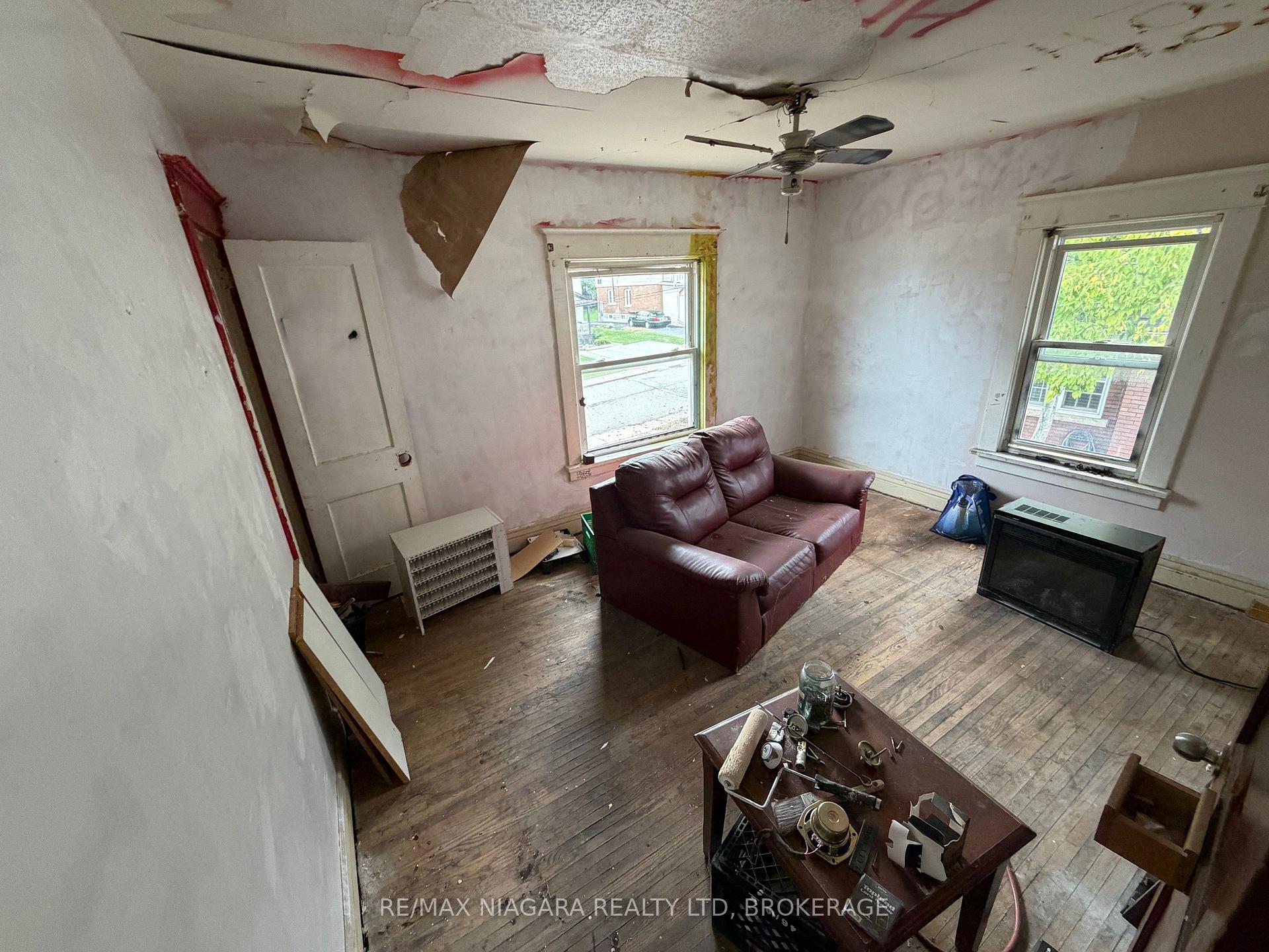 Photo 14 of 4445 John Street, Niagara Falls, Downtown — HOMEH