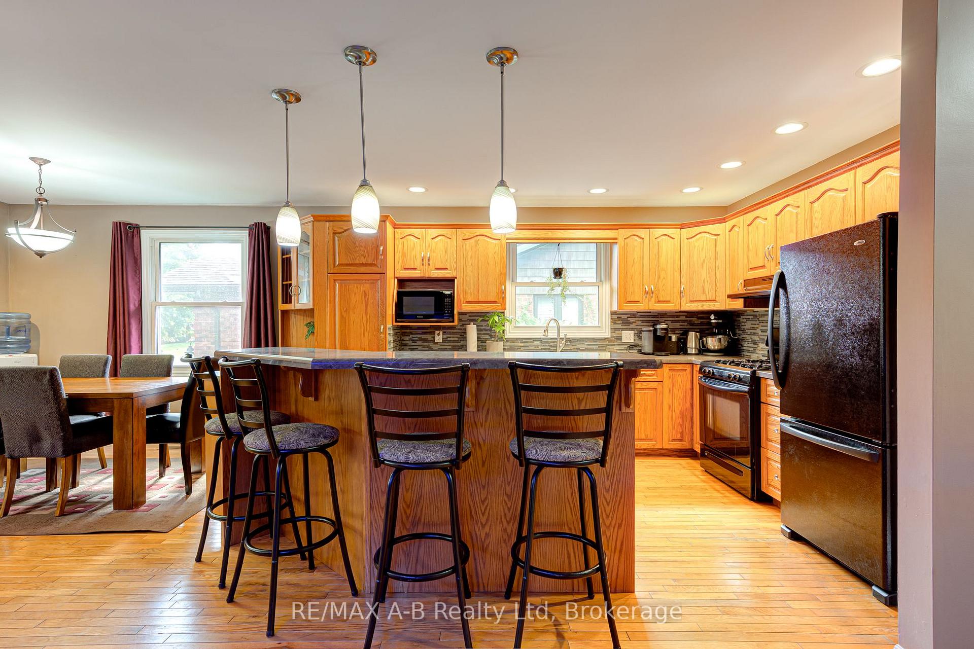 Photo 11 of 224 Morenz Drive, West Perth, Mitchell — HOMEH