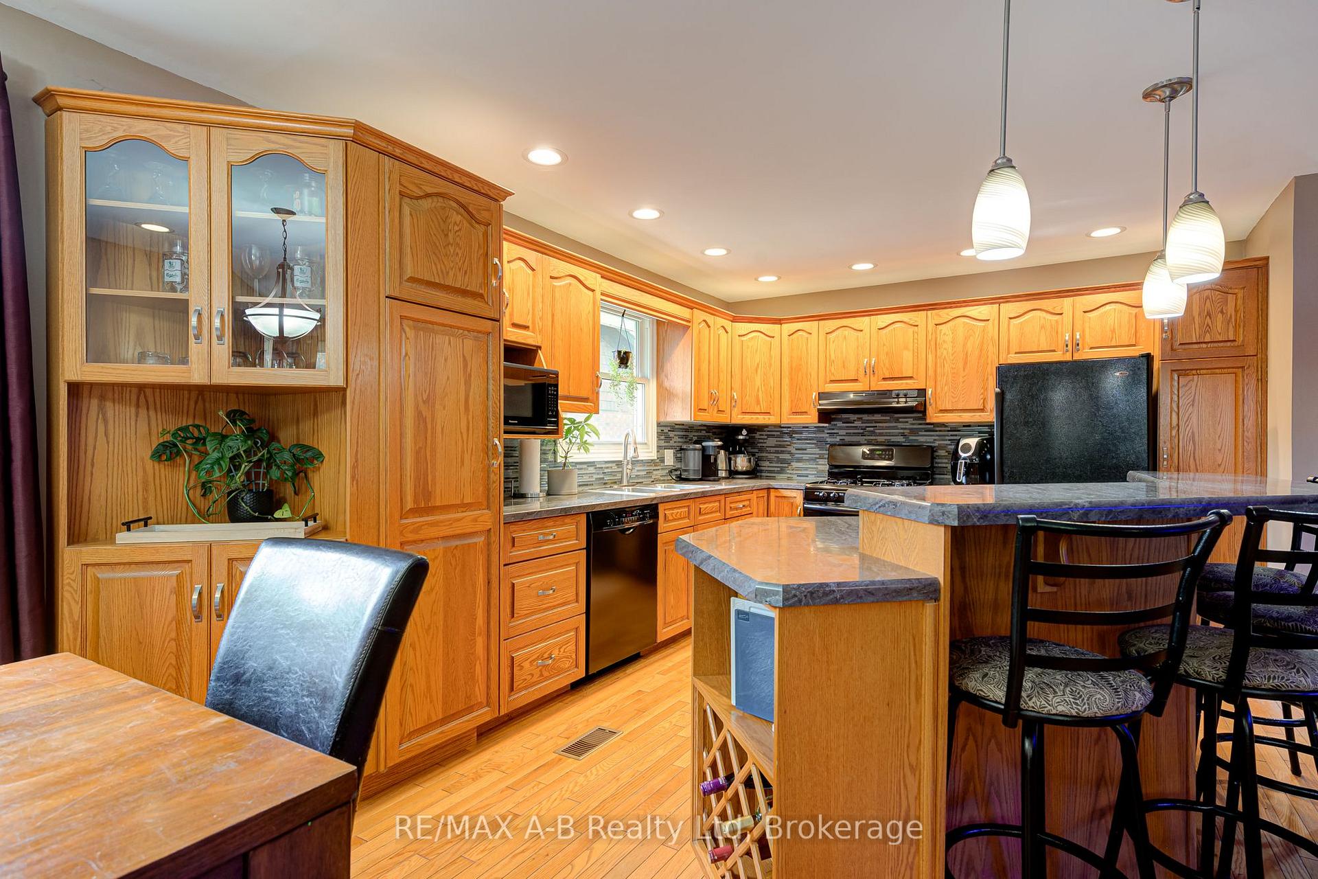 Photo 14 of 224 Morenz Drive, West Perth, Mitchell — HOMEH