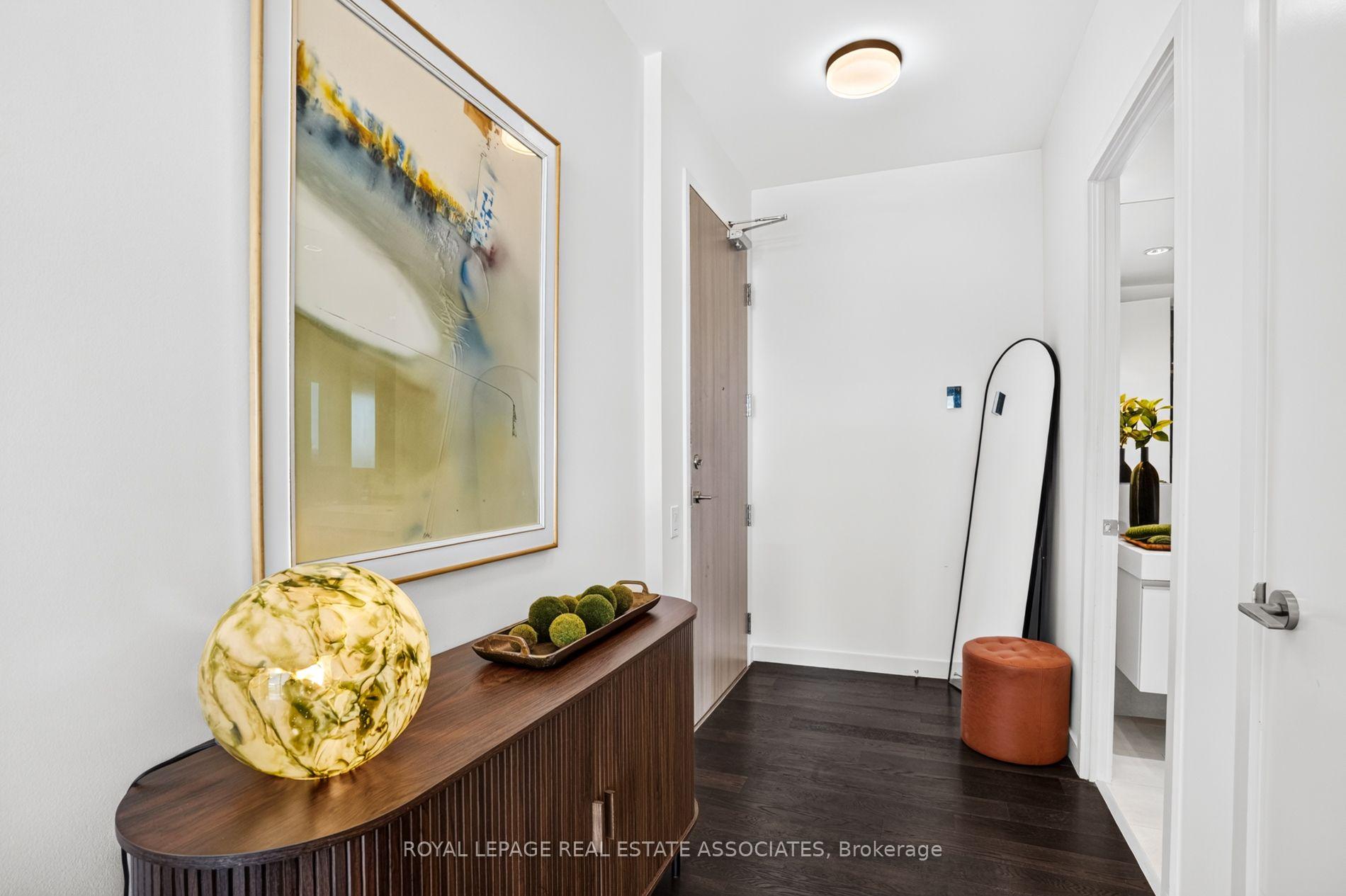 Photo 4 of Unit 3006, 70 Distillery Lane, Toronto, Waterfront Communities — HOMEH