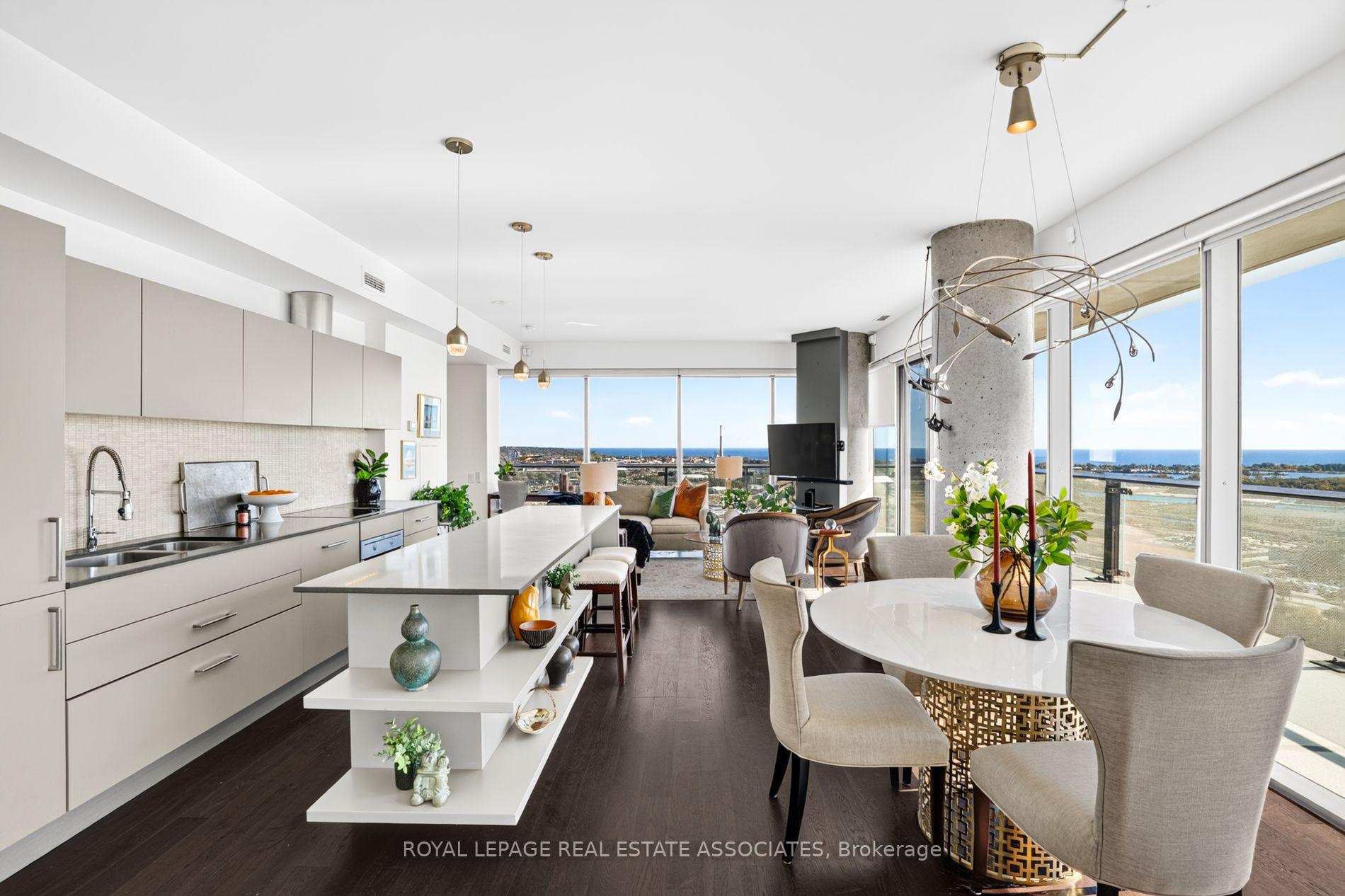 Photo 5 of Unit 3006, 70 Distillery Lane, Toronto, Waterfront Communities — HOMEH