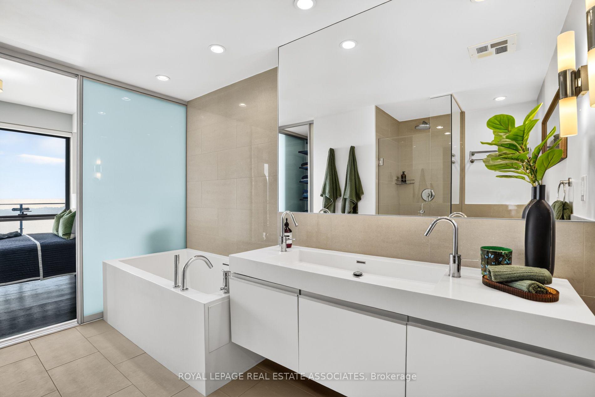 Photo 27 of Unit 3006, 70 Distillery Lane, Toronto, Waterfront Communities — HOMEH