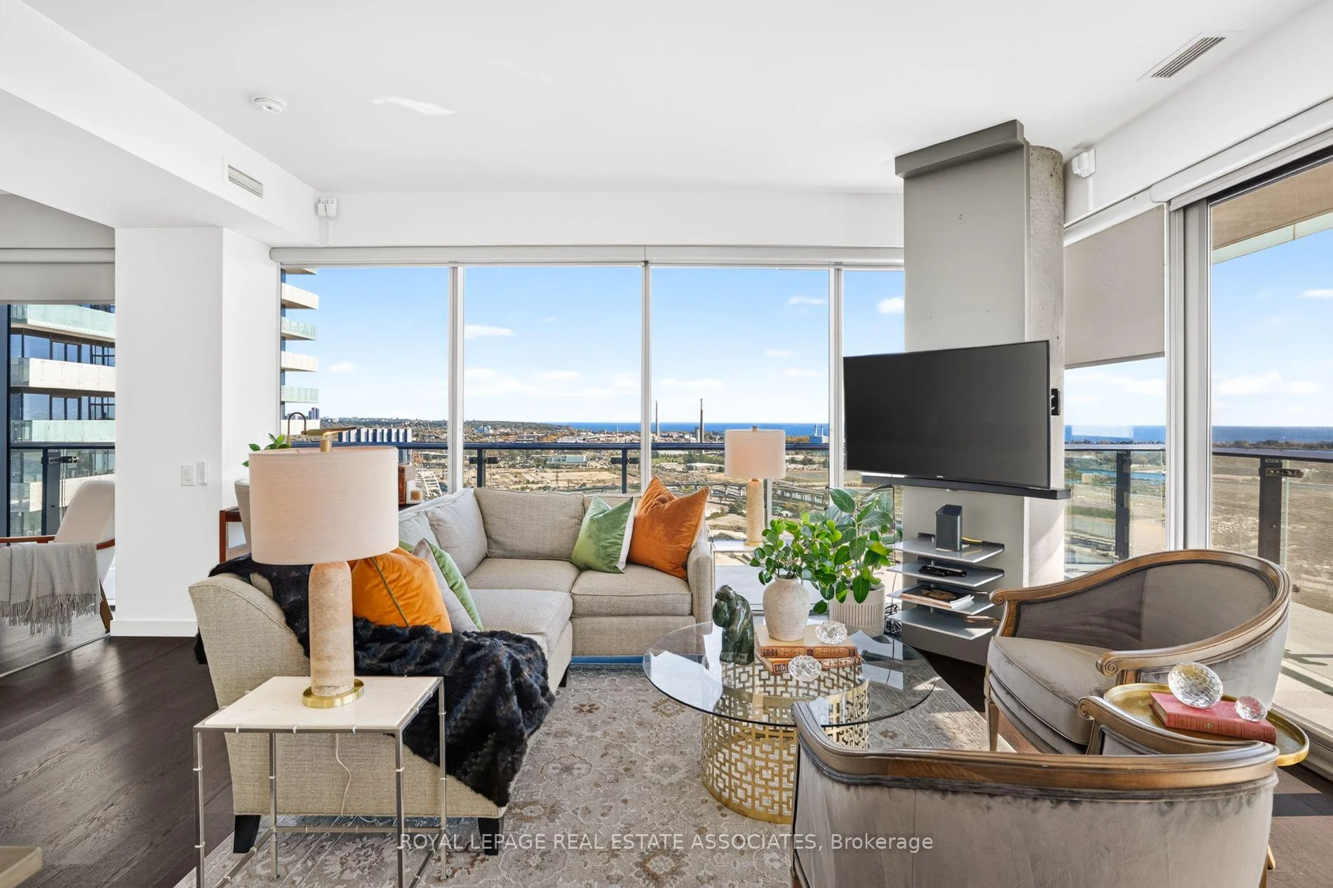 Photo 13 of Unit 3006, 70 Distillery Lane, Toronto, Waterfront Communities — HOMEH