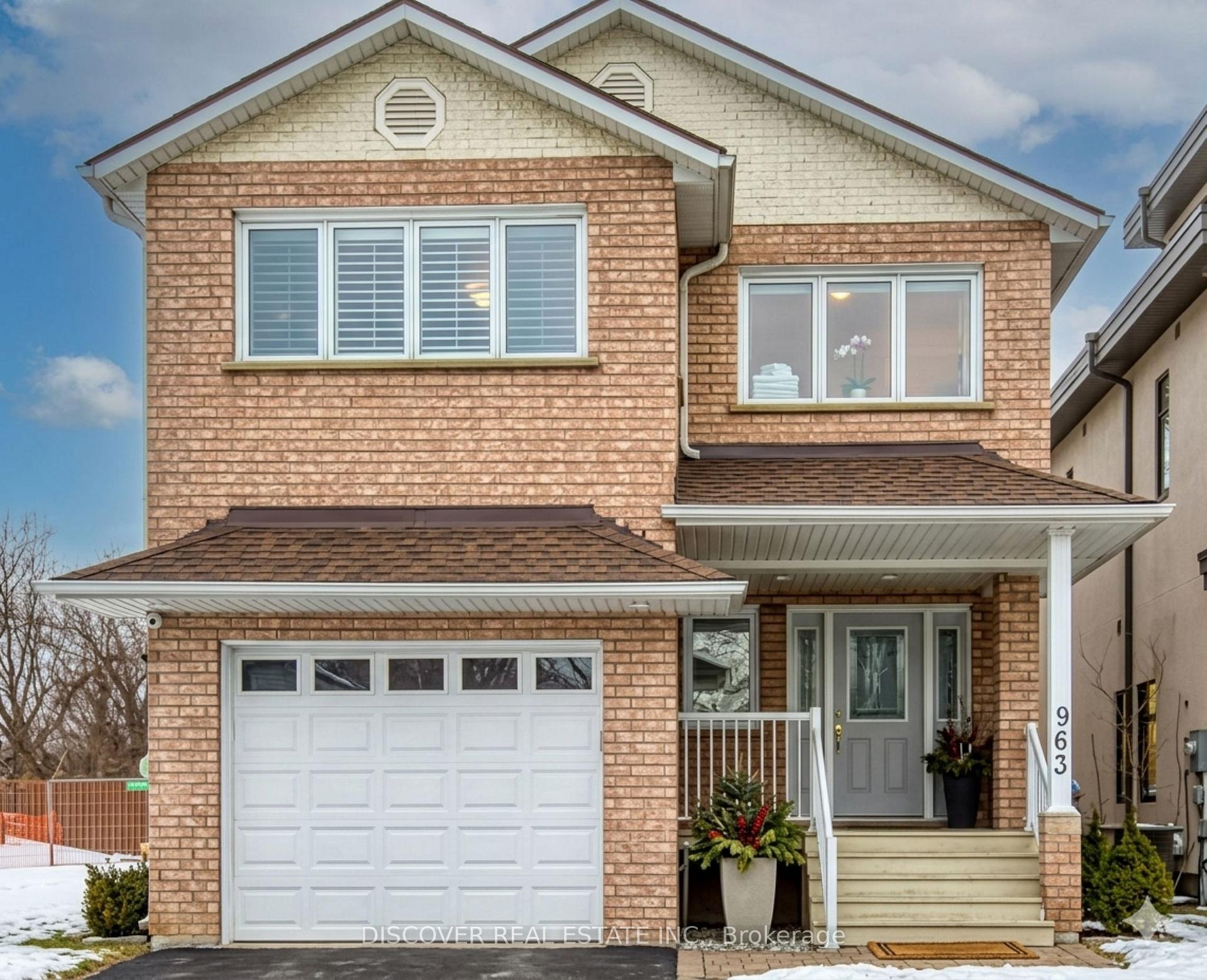 Photo 1 of 963 Hampton Crescent, Mississauga, Lakeview — HOMEH