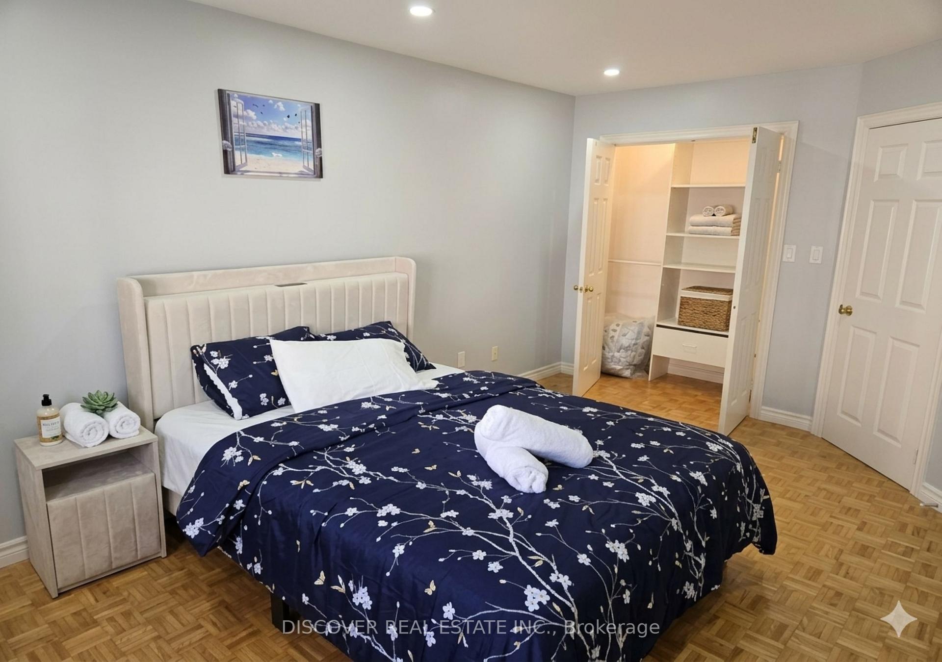 Photo 15 of 963 Hampton Crescent, Mississauga, Lakeview — HOMEH