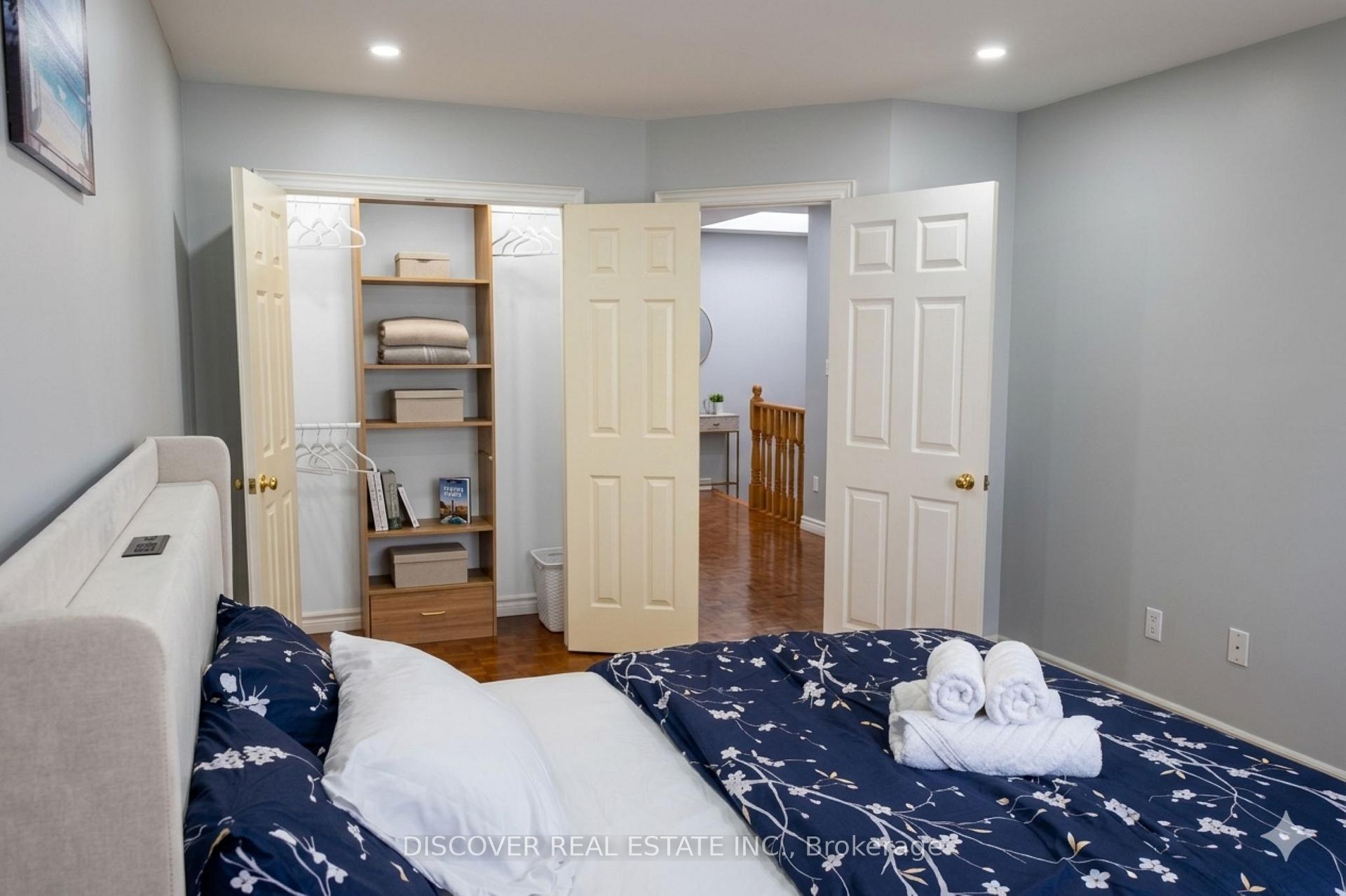 Photo 16 of 963 Hampton Crescent, Mississauga, Lakeview — HOMEH