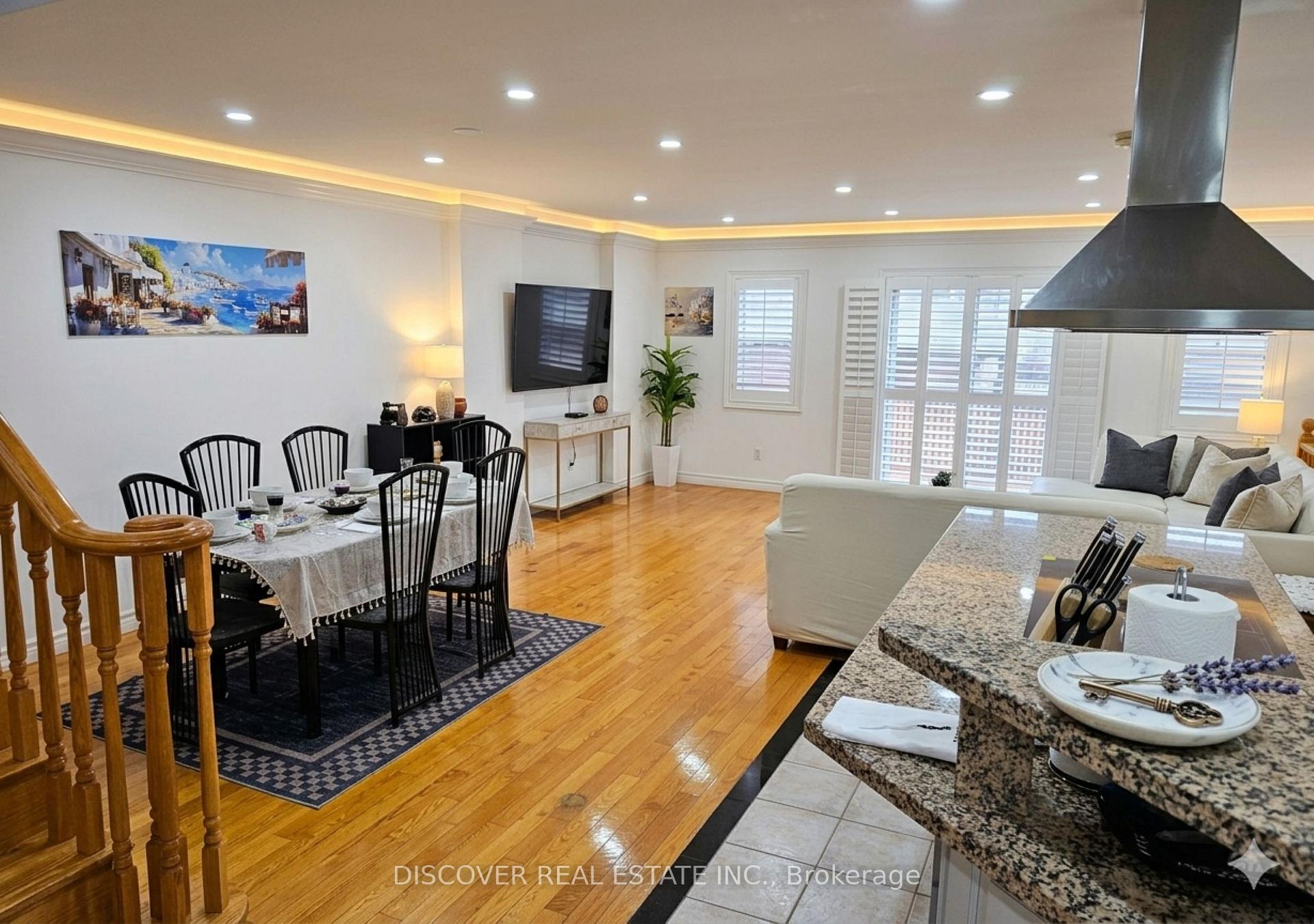 Photo 20 of 963 Hampton Crescent, Mississauga, Lakeview — HOMEH