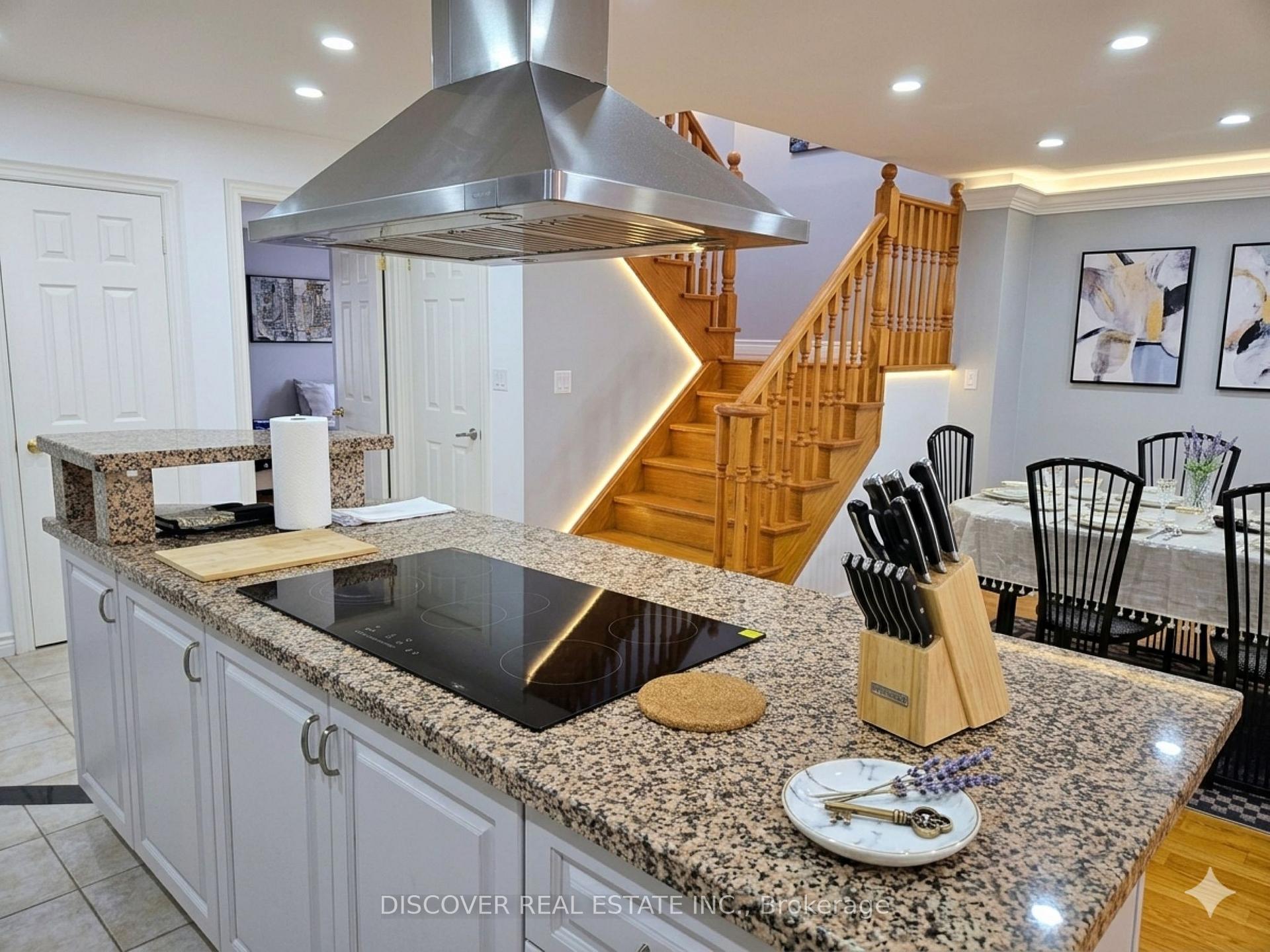 Photo 34 of 963 Hampton Crescent, Mississauga, Lakeview — HOMEH