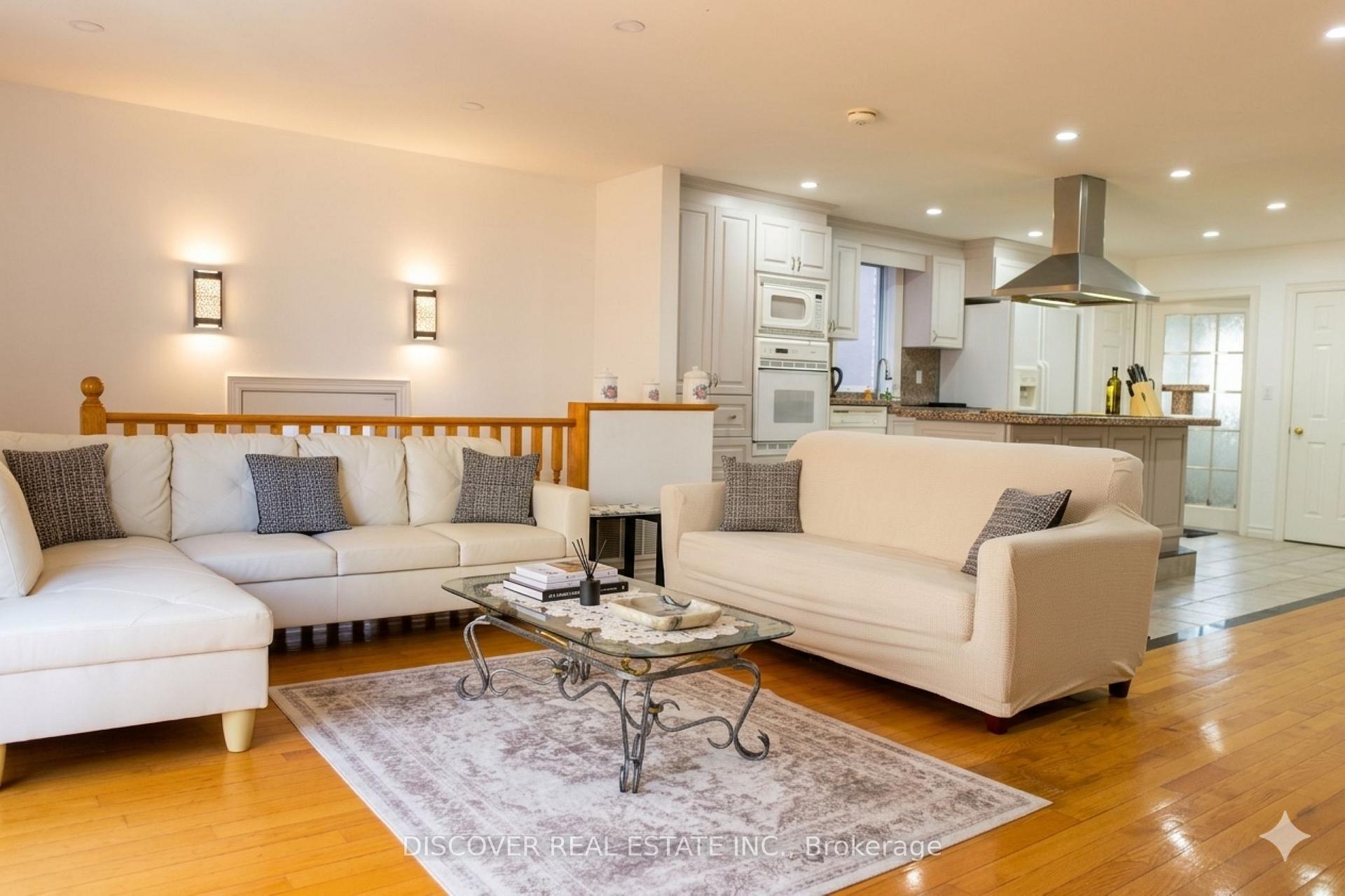Photo 39 of 963 Hampton Crescent, Mississauga, Lakeview — HOMEH