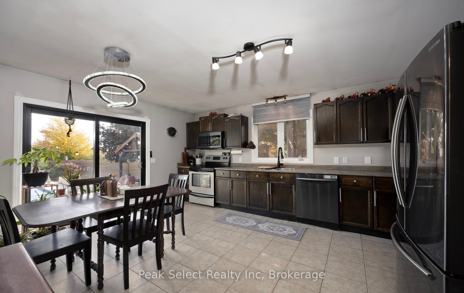 Photo 15 of 57 Parkhaven Crescent, St. Marys — HOMEH