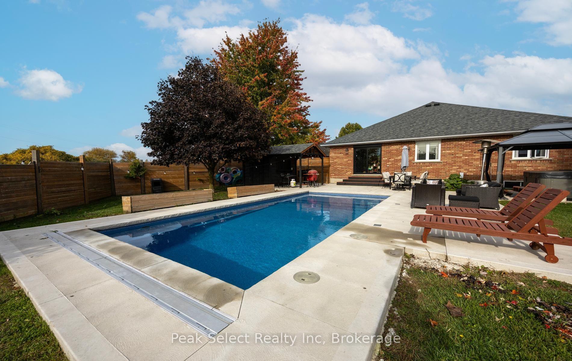 Photo 63 of 57 Parkhaven Crescent, St. Marys — HOMEH