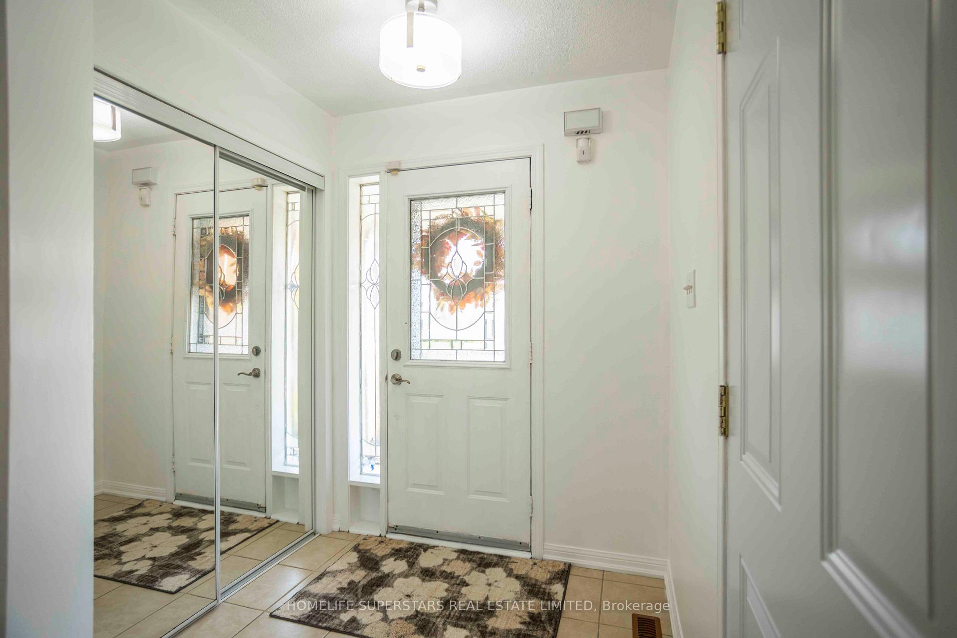 Photo 3 of 76 Longueuil Place, Whitby, Pringle Creek — HOMEH