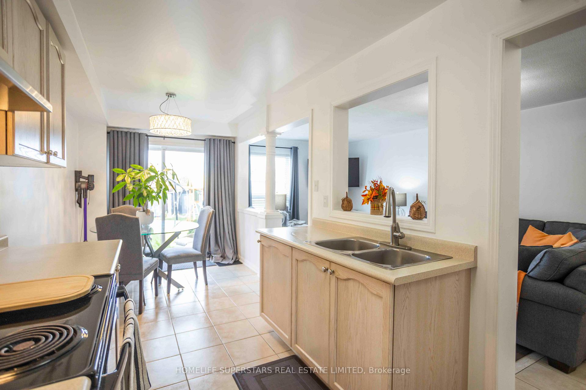 Photo 9 of 76 Longueuil Place, Whitby, Pringle Creek — HOMEH