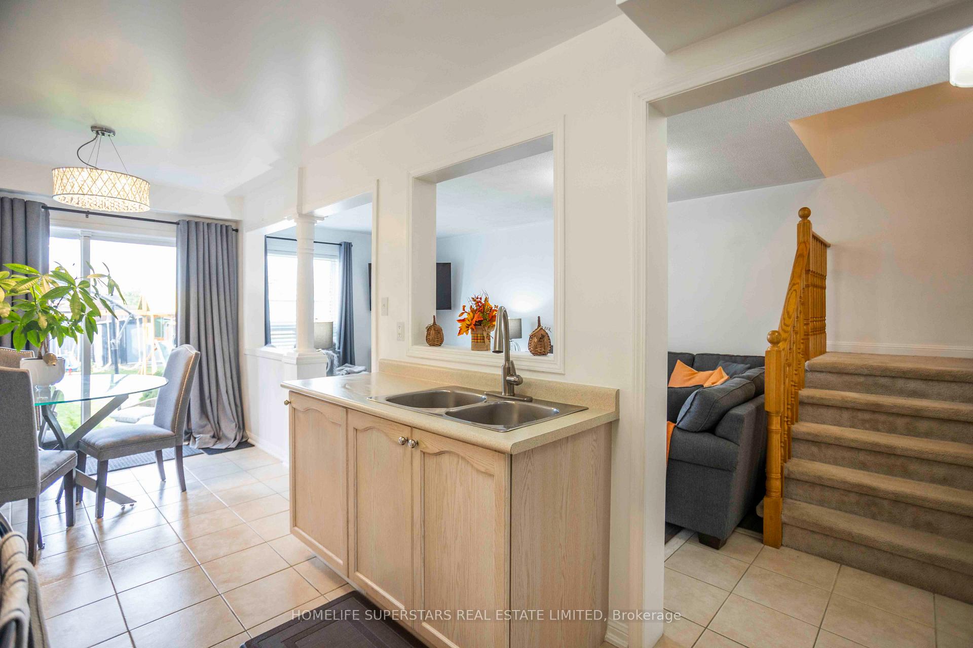 Photo 10 of 76 Longueuil Place, Whitby, Pringle Creek — HOMEH