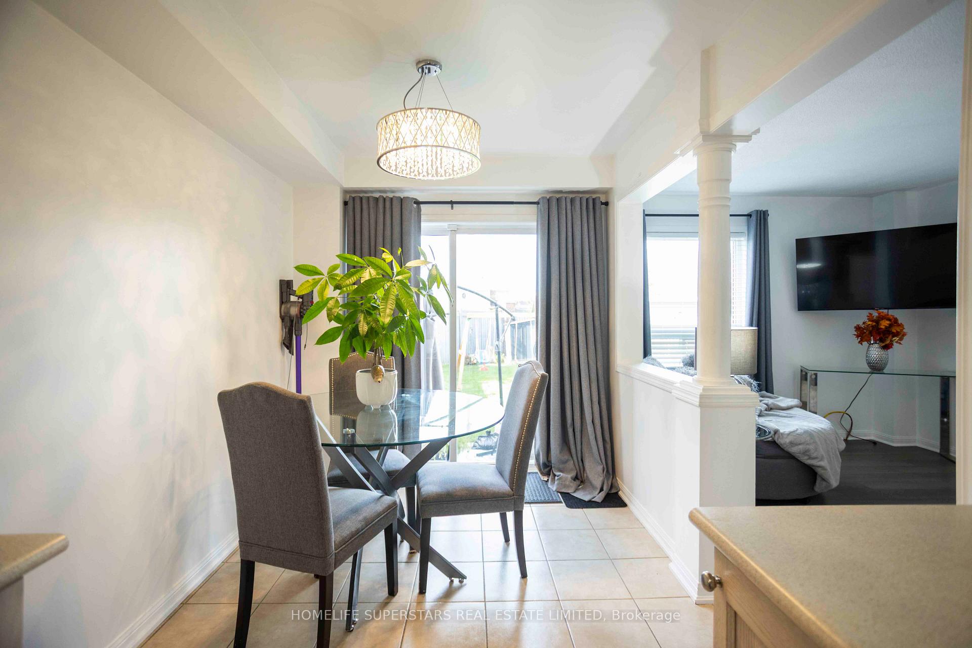 Photo 11 of 76 Longueuil Place, Whitby, Pringle Creek — HOMEH