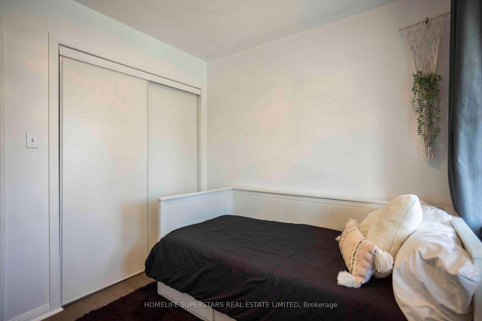 Photo 23 of 76 Longueuil Place, Whitby, Pringle Creek — HOMEH