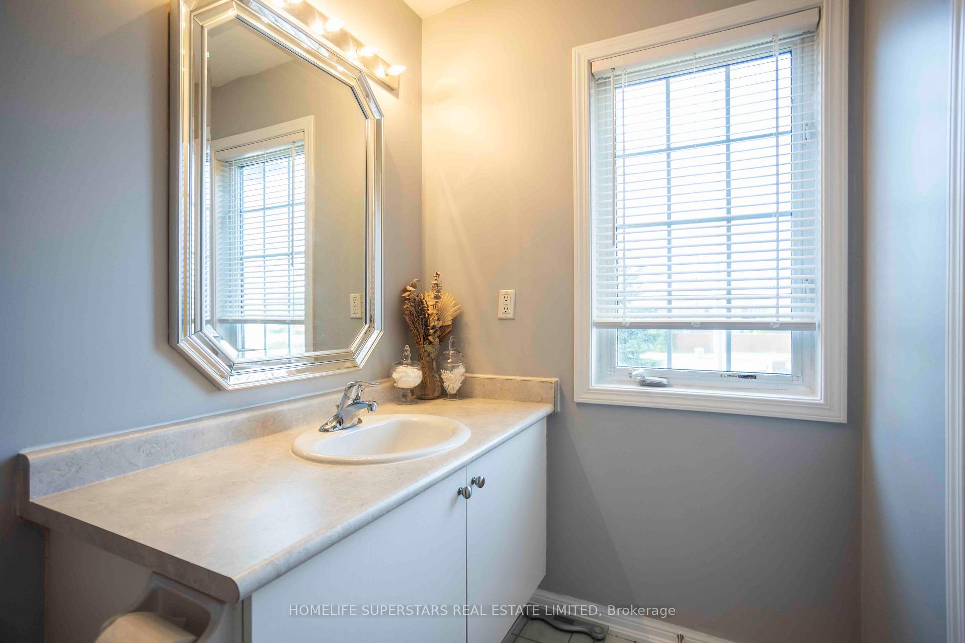 Photo 29 of 76 Longueuil Place, Whitby, Pringle Creek — HOMEH