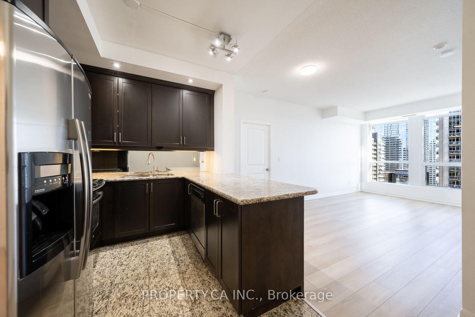 Photo 2 of Unit 2103, 628 Fleet Street, Toronto, Niagara — HOMEH
